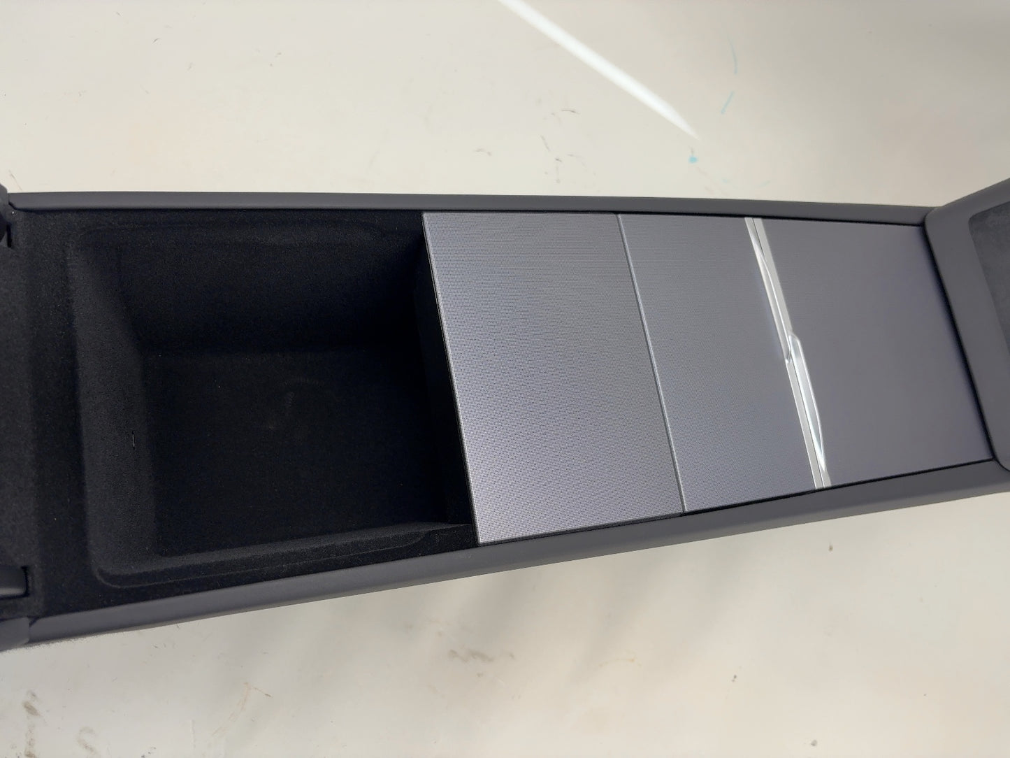 2025 Tesla Model 3 Highland Center Console 1714377-21-M