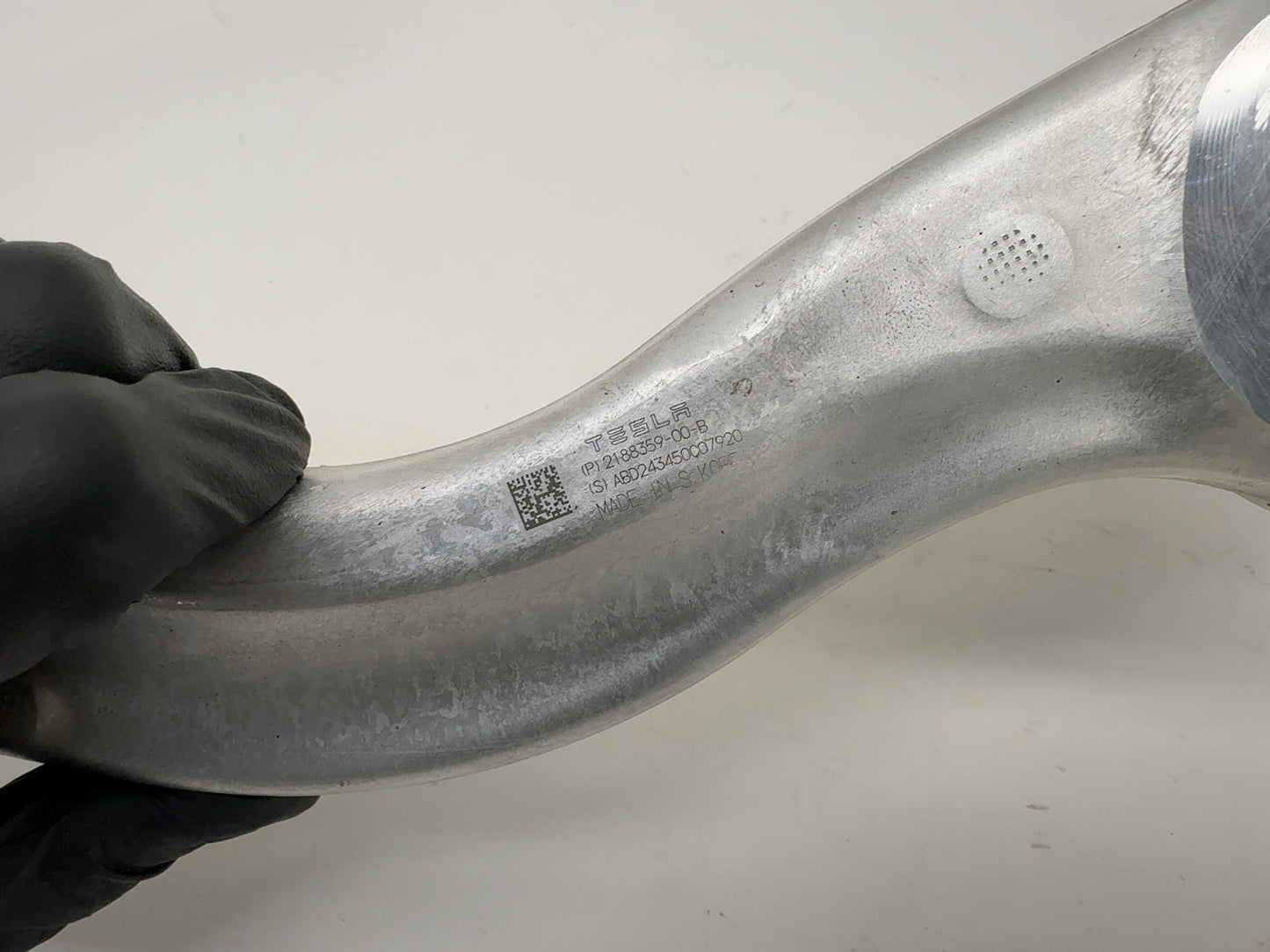 2026 Tesla Model Y Juniper Front Right Lower Control Arm Curved 2188359-00-B