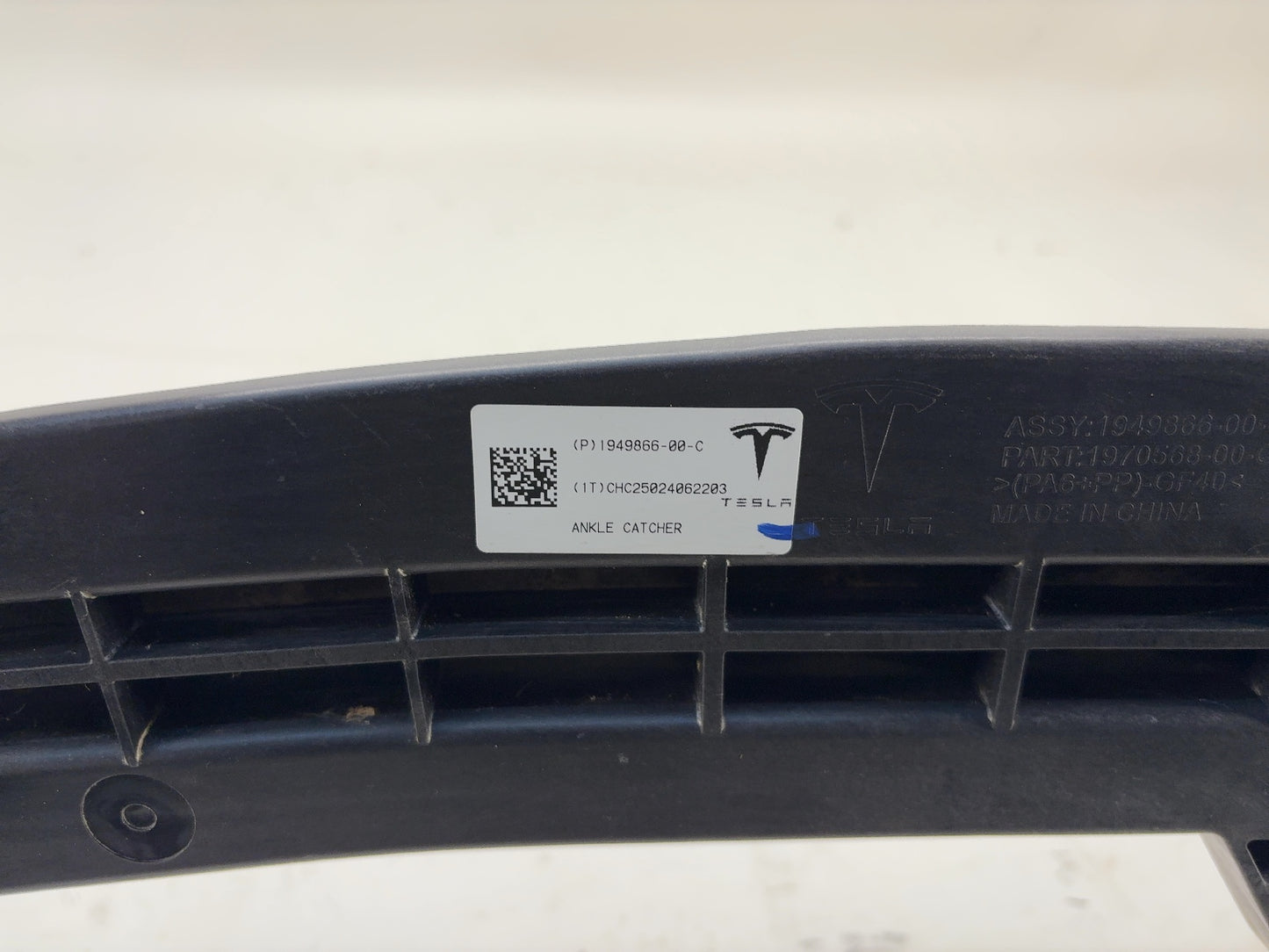 2026 Tesla Model Y Juniper Front Ankle Catcher 1949866-00-C