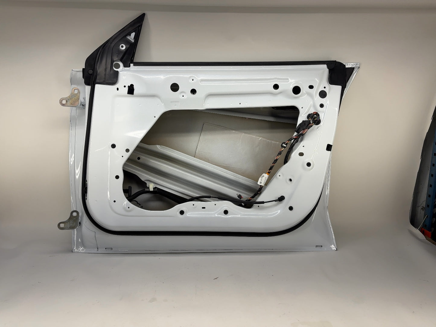 2026 Tesla Model Y Juniper Front Right Door Shell 2035501-E0-A