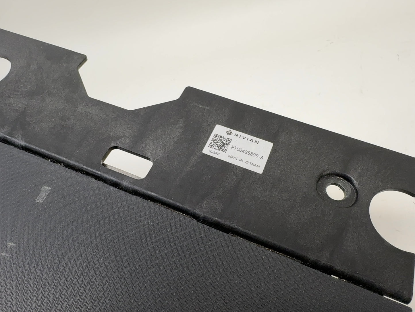 2023 Rivian R1T Subwoofer PT00485899-A