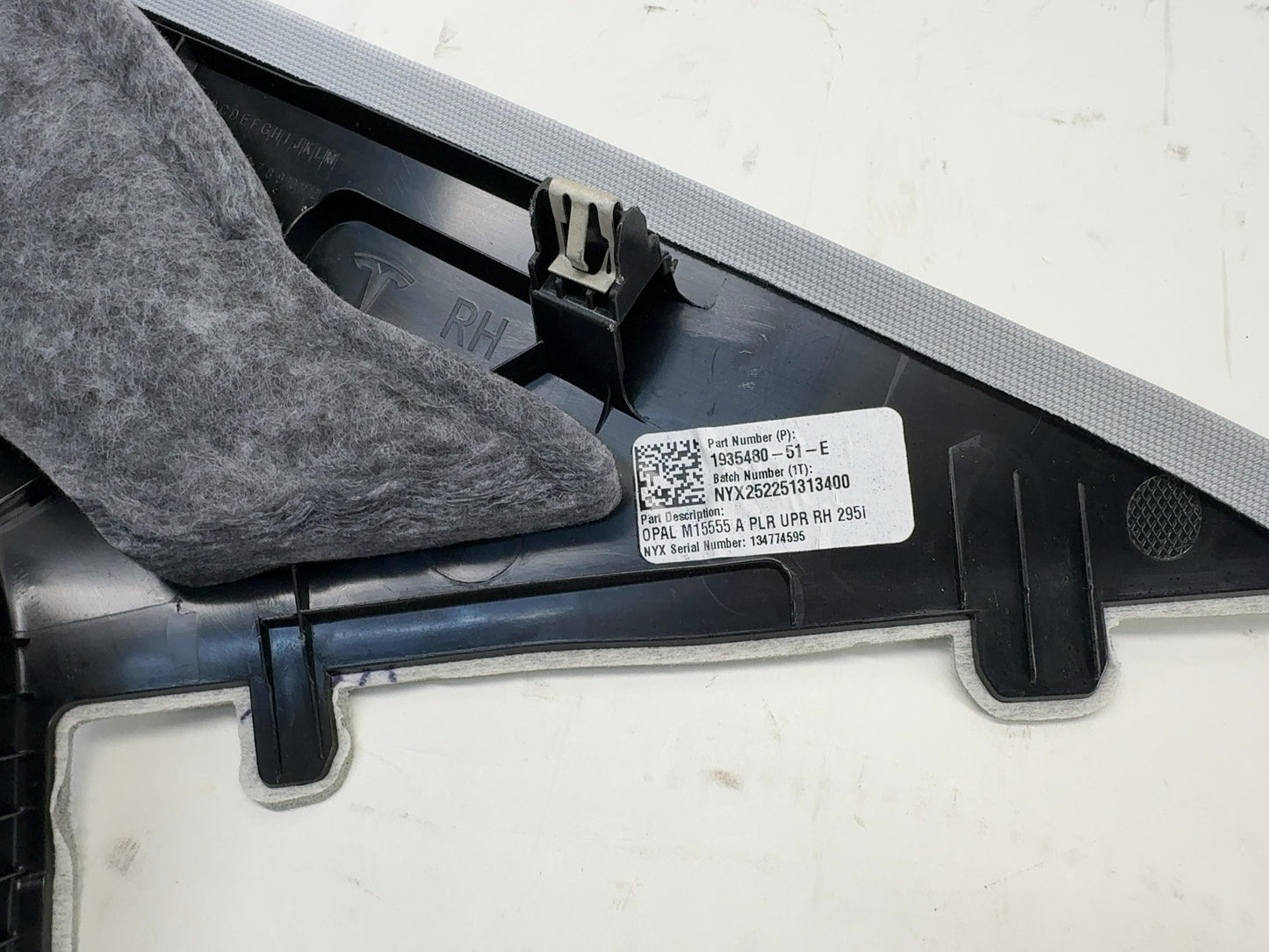 2026 Tesla Model Y Juniper A Pillar Upper Trim Right 1935480-51-E