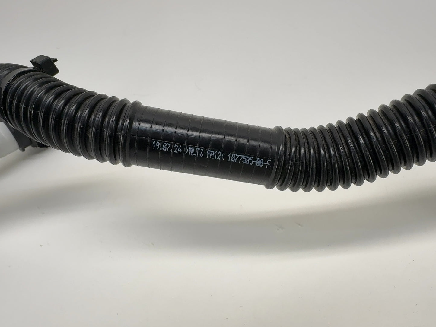 2025 Tesla Model 3 Highland Rear Drive Unit Inverter To Oil Cooler Hose 1077585-00-F