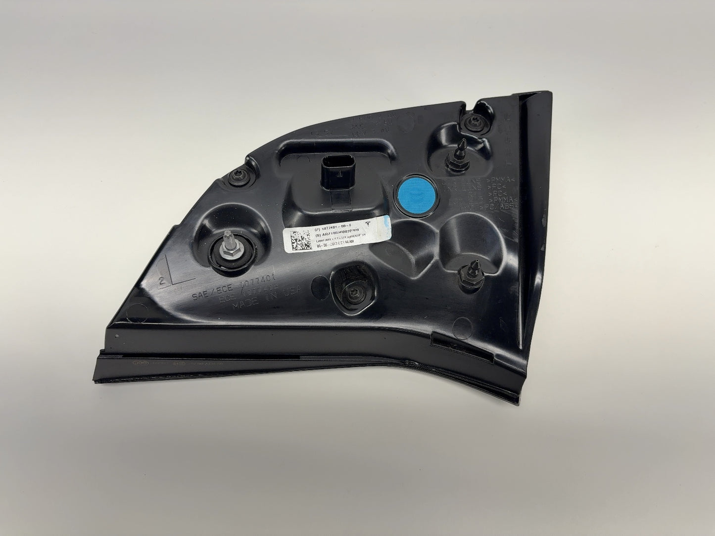2020 Tesla Model 3 Taillamp Trunk Mounted Left 1077401-00-F