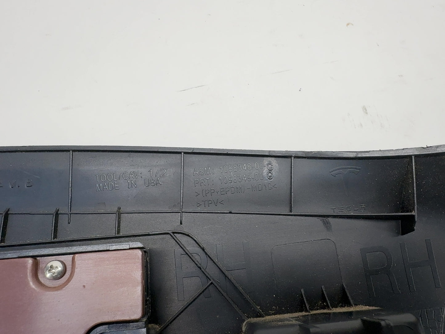 2019 Tesla Model 3 Front Right Passenger Seat Trim With Buttons 1098349-00-C