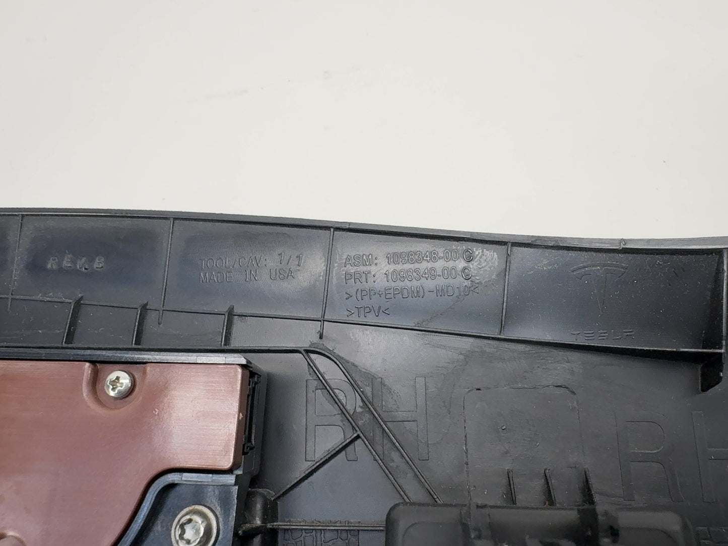 2018-2019 Tesla Model 3 Front Right Passenger Seat Trim With Buttons 1098349-00-C