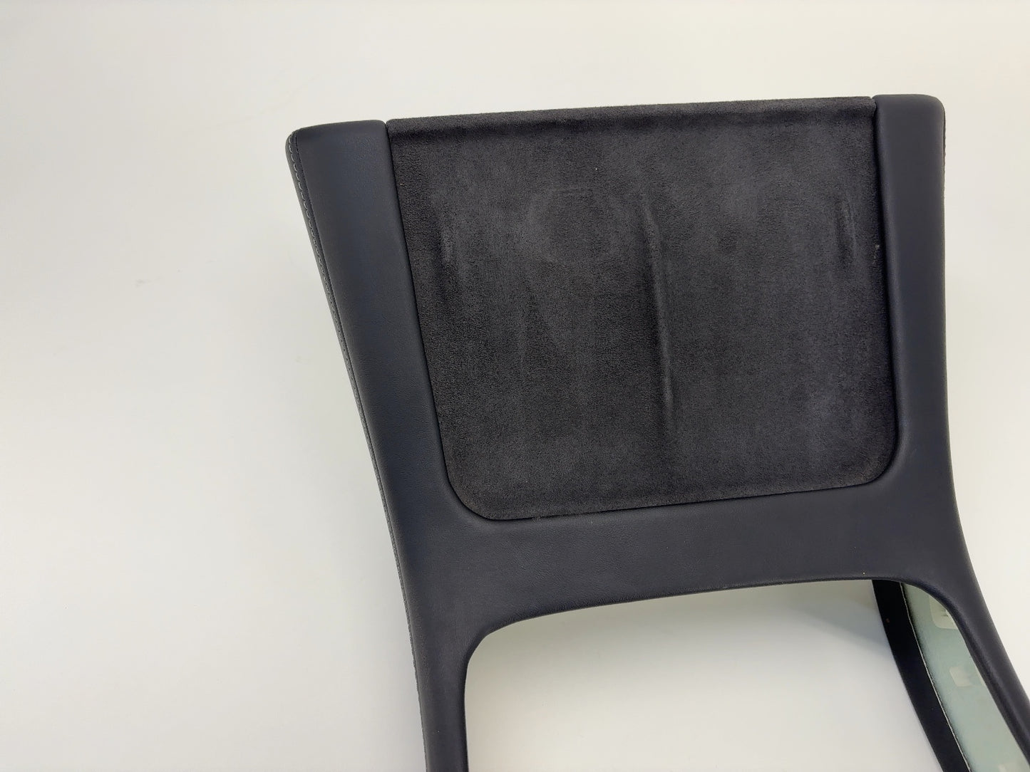 2022-2025 Tesla Model Y Center Console 2.0 Trim Charging Pad With Module 1755541-00-B