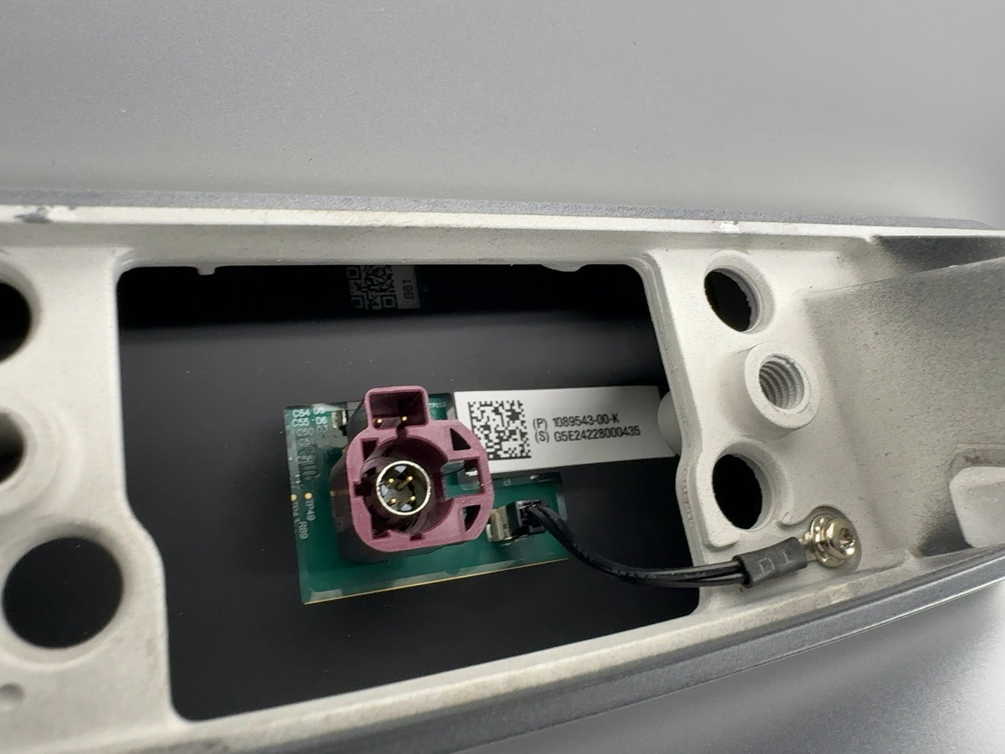 2023-2025 Tesla Model Y Center Display 1089543-00-K