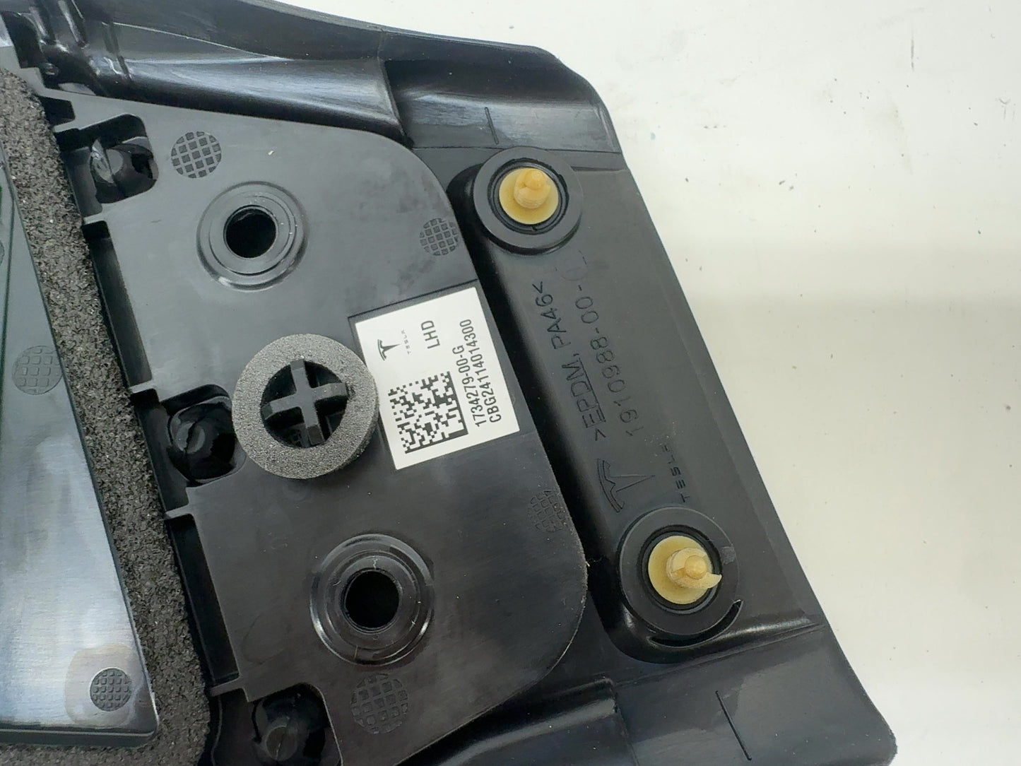 2026 Tesla Model 3 Highland B Pillar Glass w Camera Right 1734279-00-G