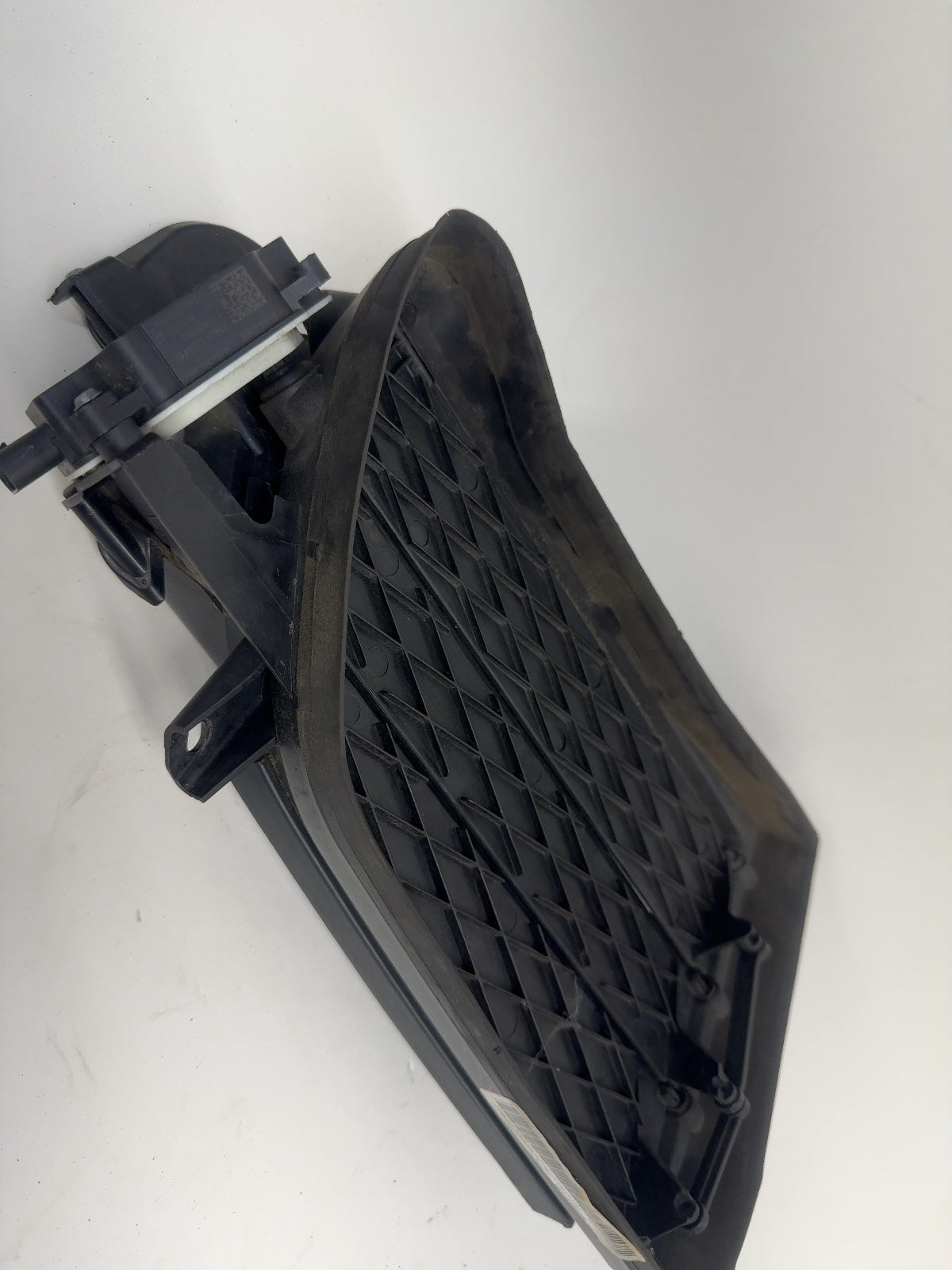 2015-2018 Tesla Model S Active Louvre Left 1007268-00-F