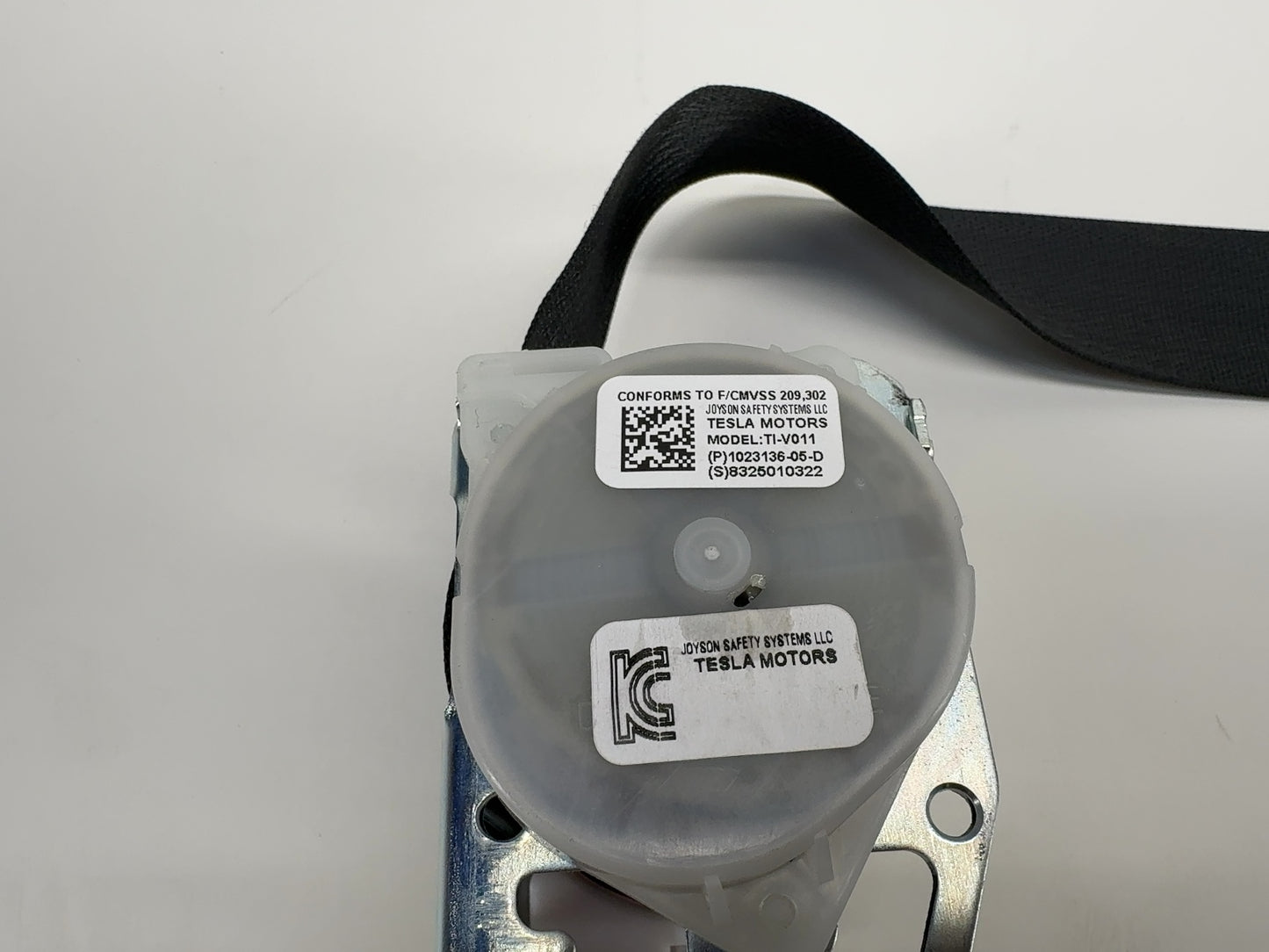 2018 Tesla Model S Second Row Seat Belt Retractor 1023136-05-D