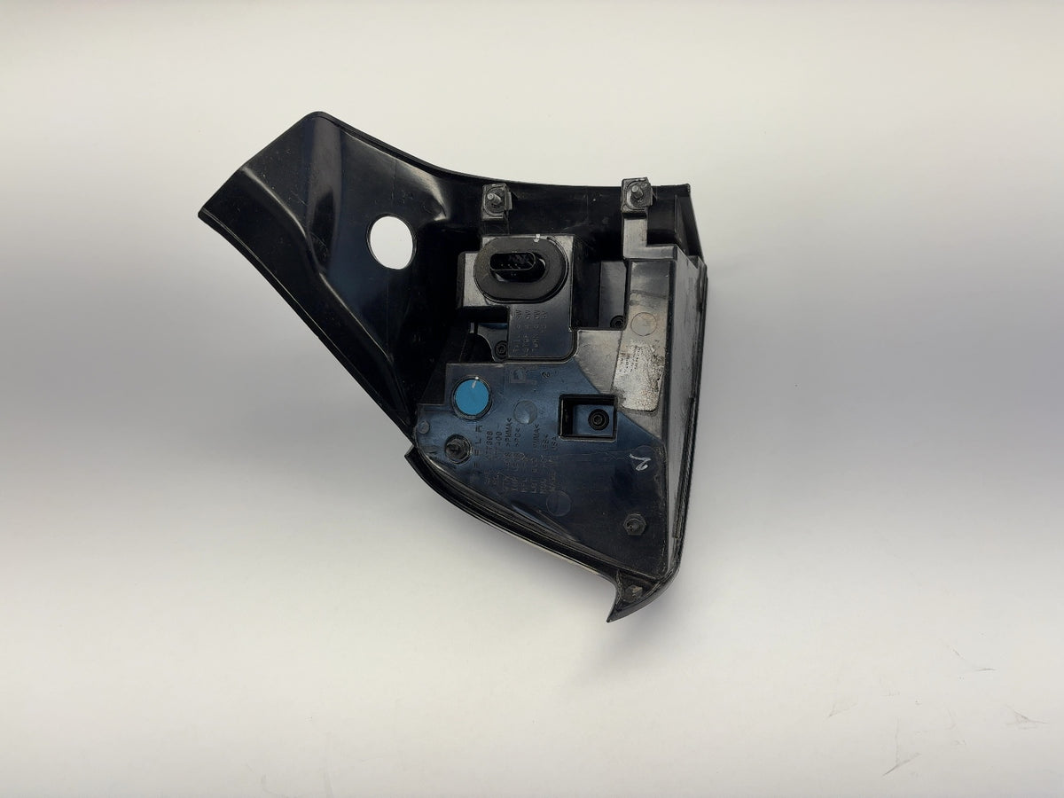 2018-2021 Tesla Model 3 Tail Lamp Rear Bodyside Right 1077398-00-F