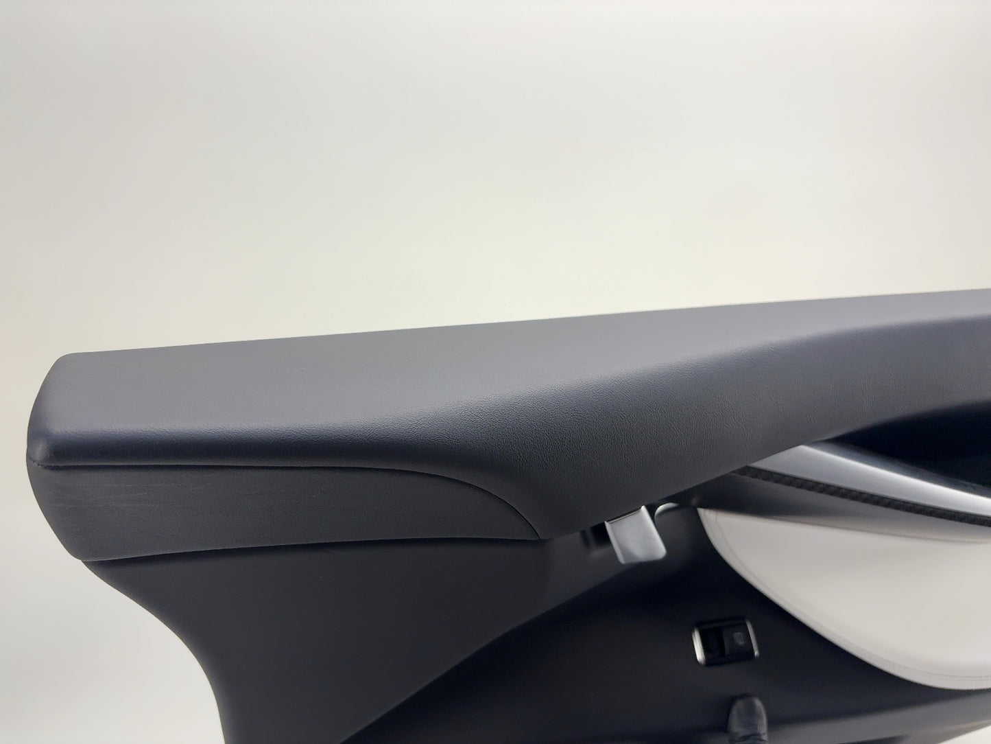 2018 Tesla Model X Front Right Door Panel White 1055483-18-M