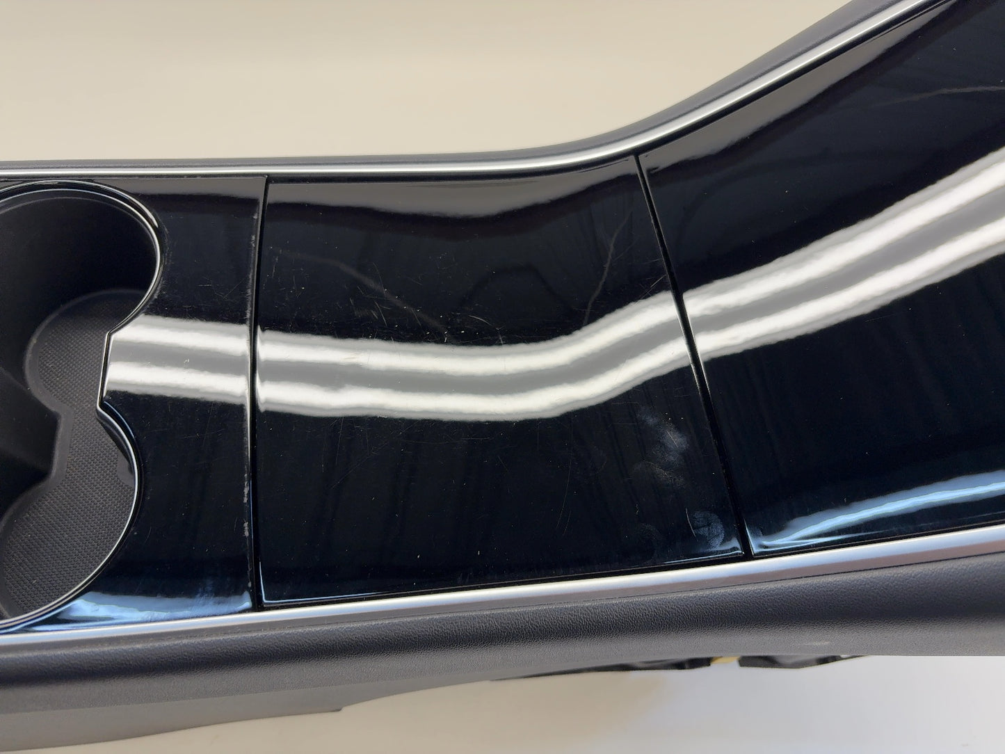 2021 Tesla Model Y Center Console 1516036-00-B