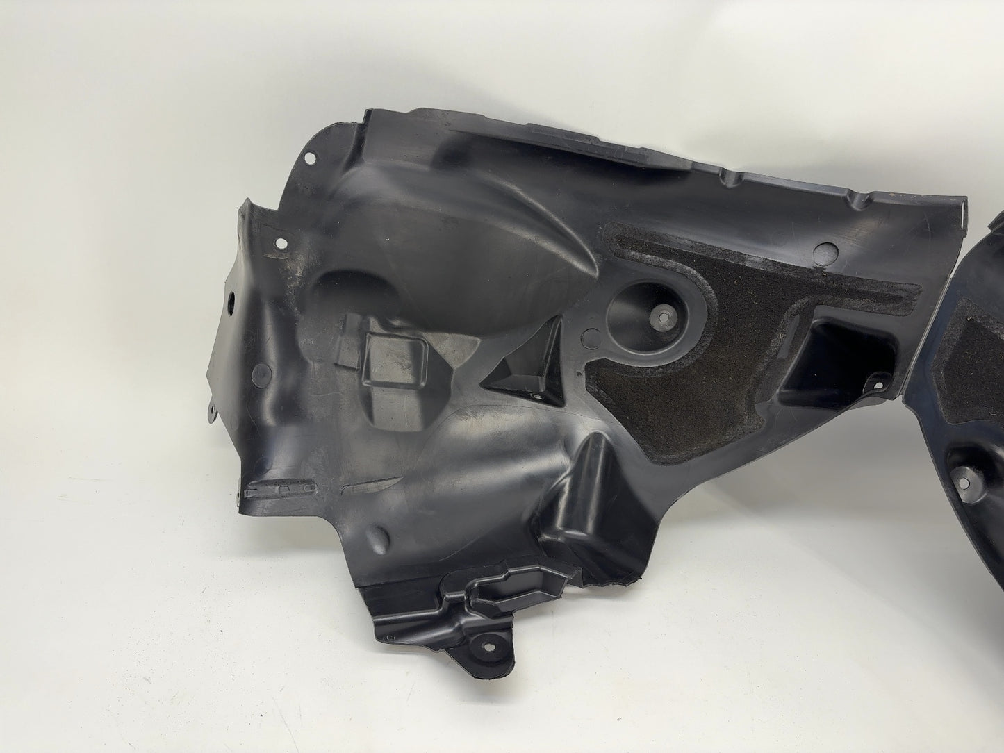2023 Tesla Model Y Front Right Wheel Liner 1623742-00-B