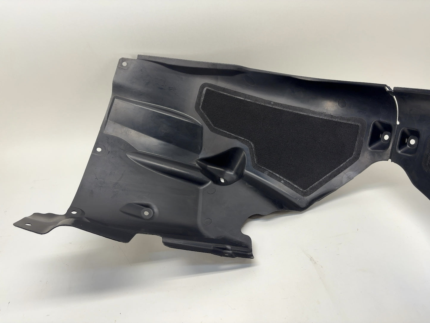 2021 Tesla Model S Front Right Wheel Liner 1569757-00-B