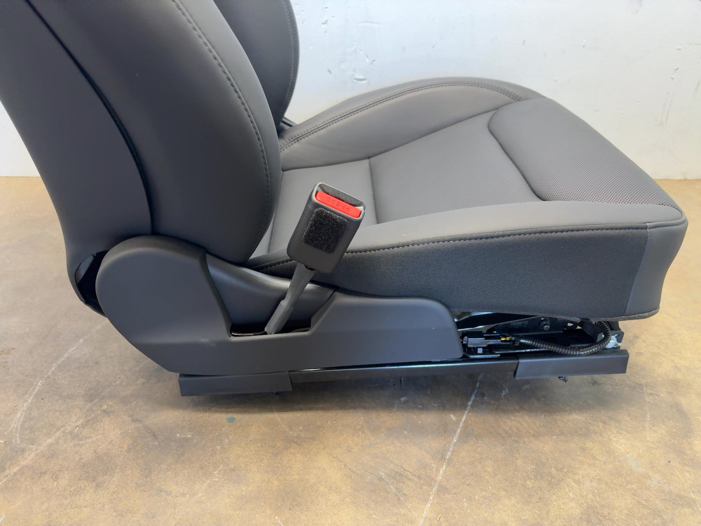 2025 Tesla Model 3 Highland Front First Row Seat Left Black 7754322-01-C