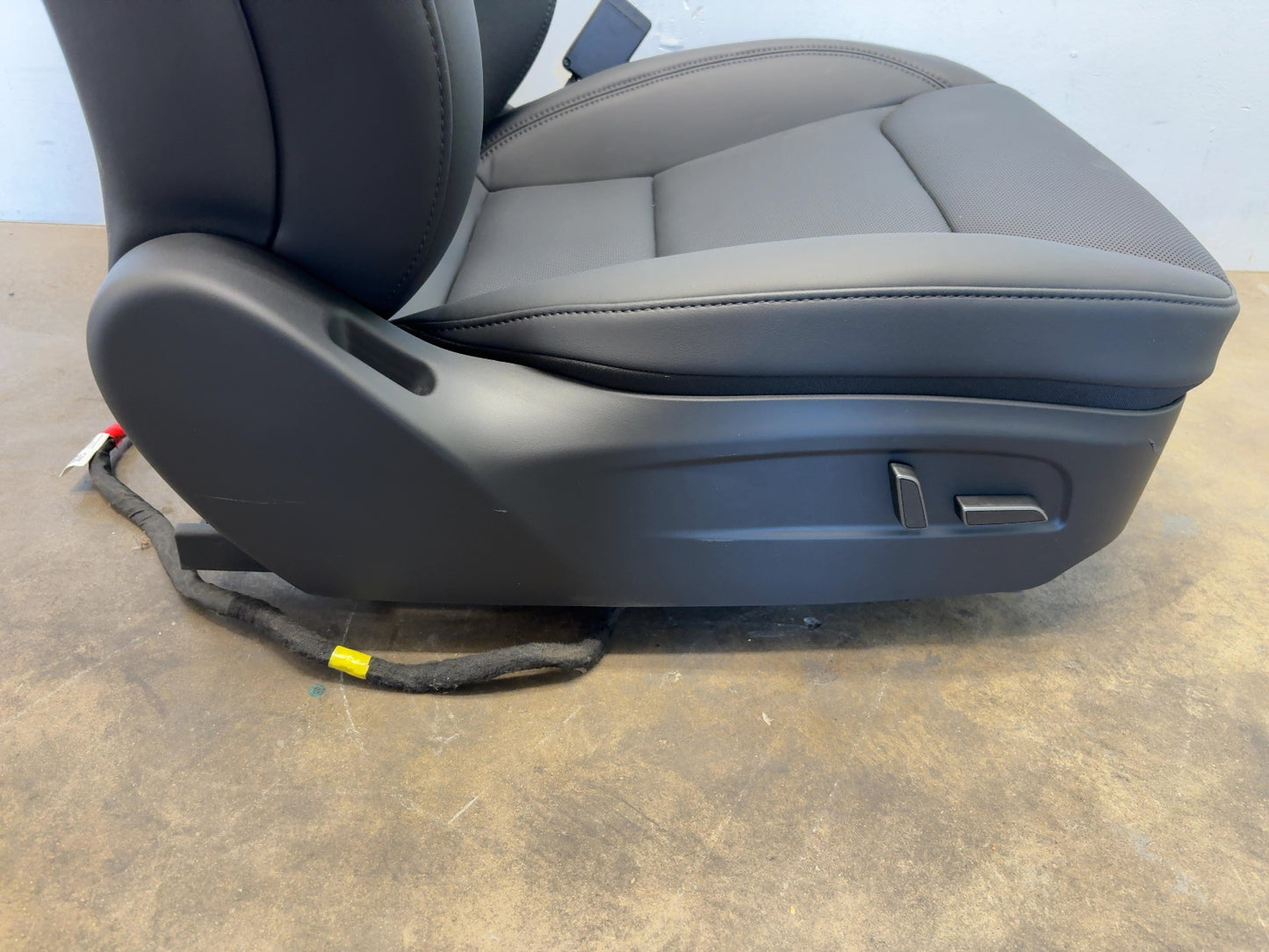 2025 Tesla Model 3 Highland Front First Row Seat Right Black 7754324-01-B