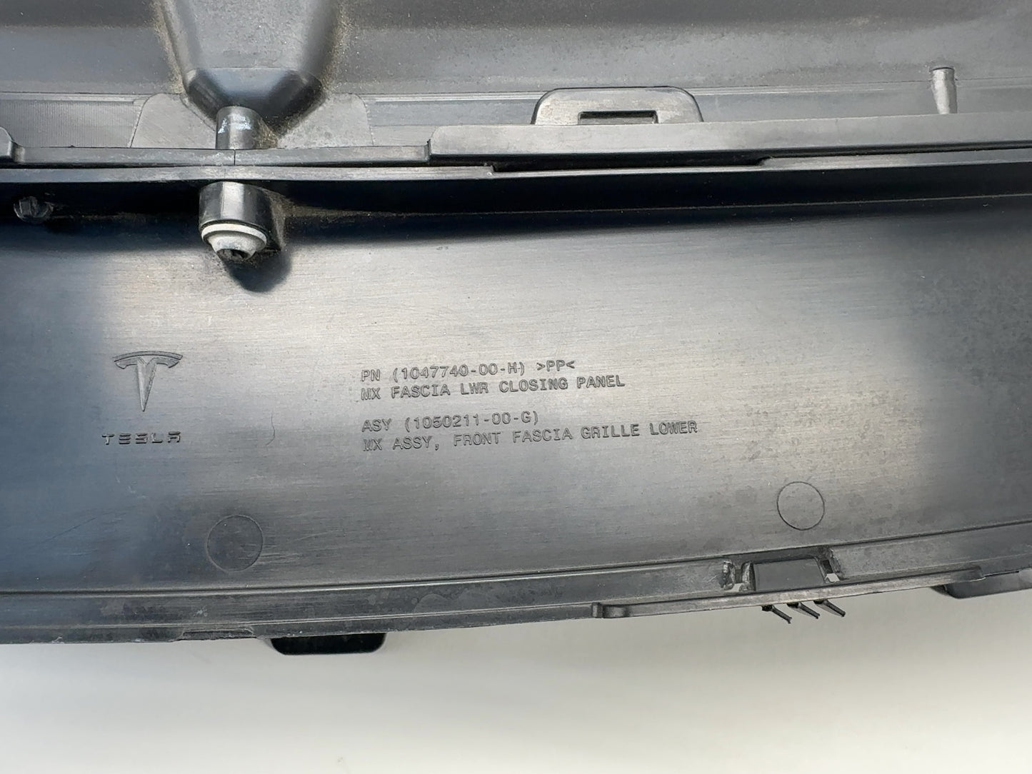 2019 Tesla Model X Front Panel Lower Closing Fascia Note* 1047740-00-H