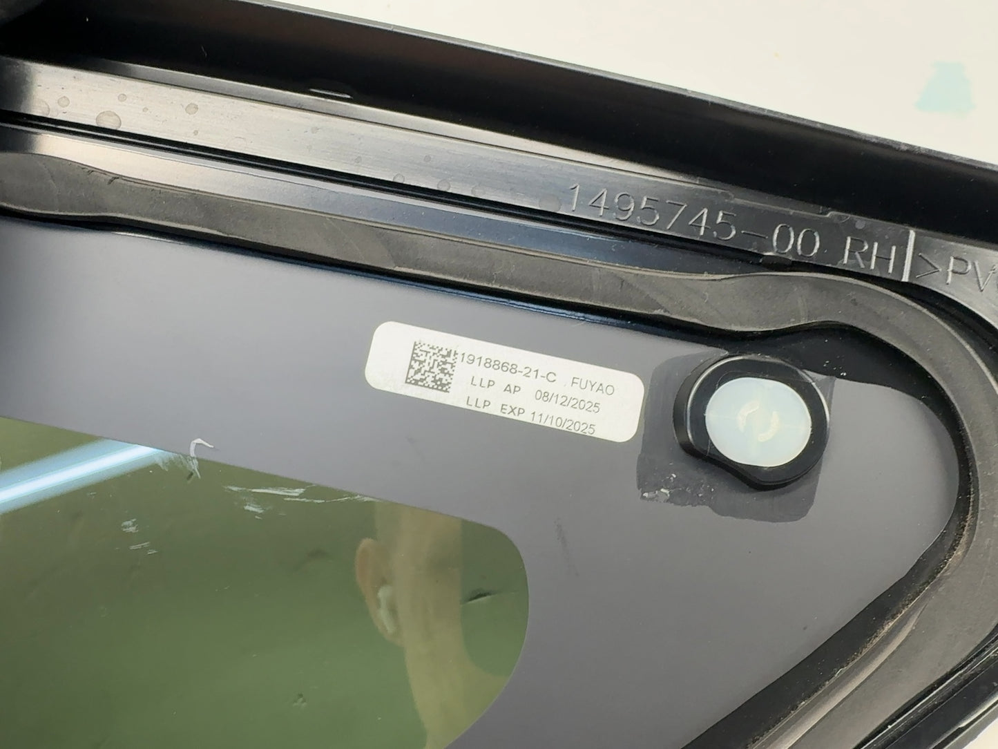 2026 Tesla Model Y Juniper Right Quarter Glass 1918868-21-C