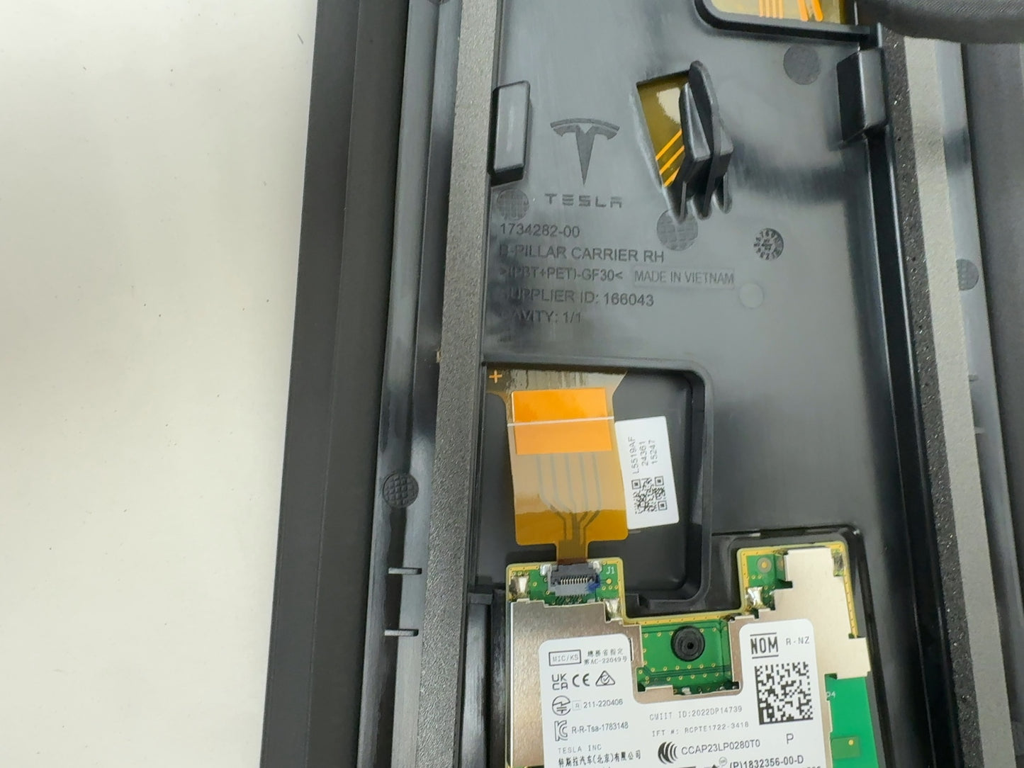 2024-2026 Tesla Model 3 Highland B Pillar Glass w Camera Right 1734279-00-H