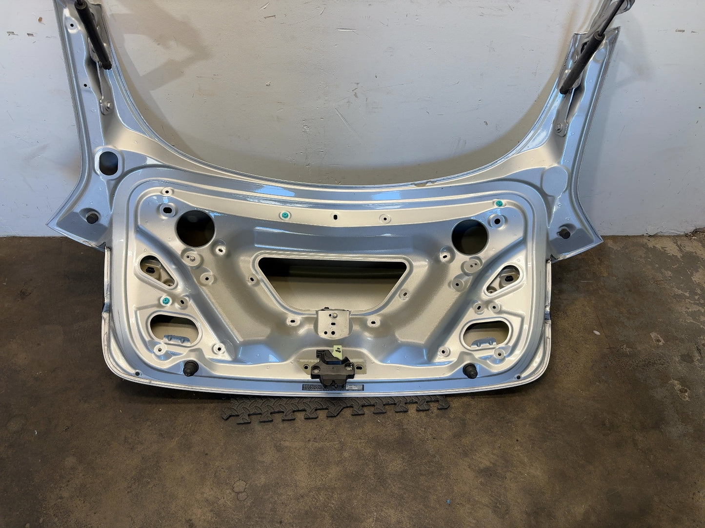 2018 Tesla Model 3 Trunk Lid Assembly 1081460-E0-B