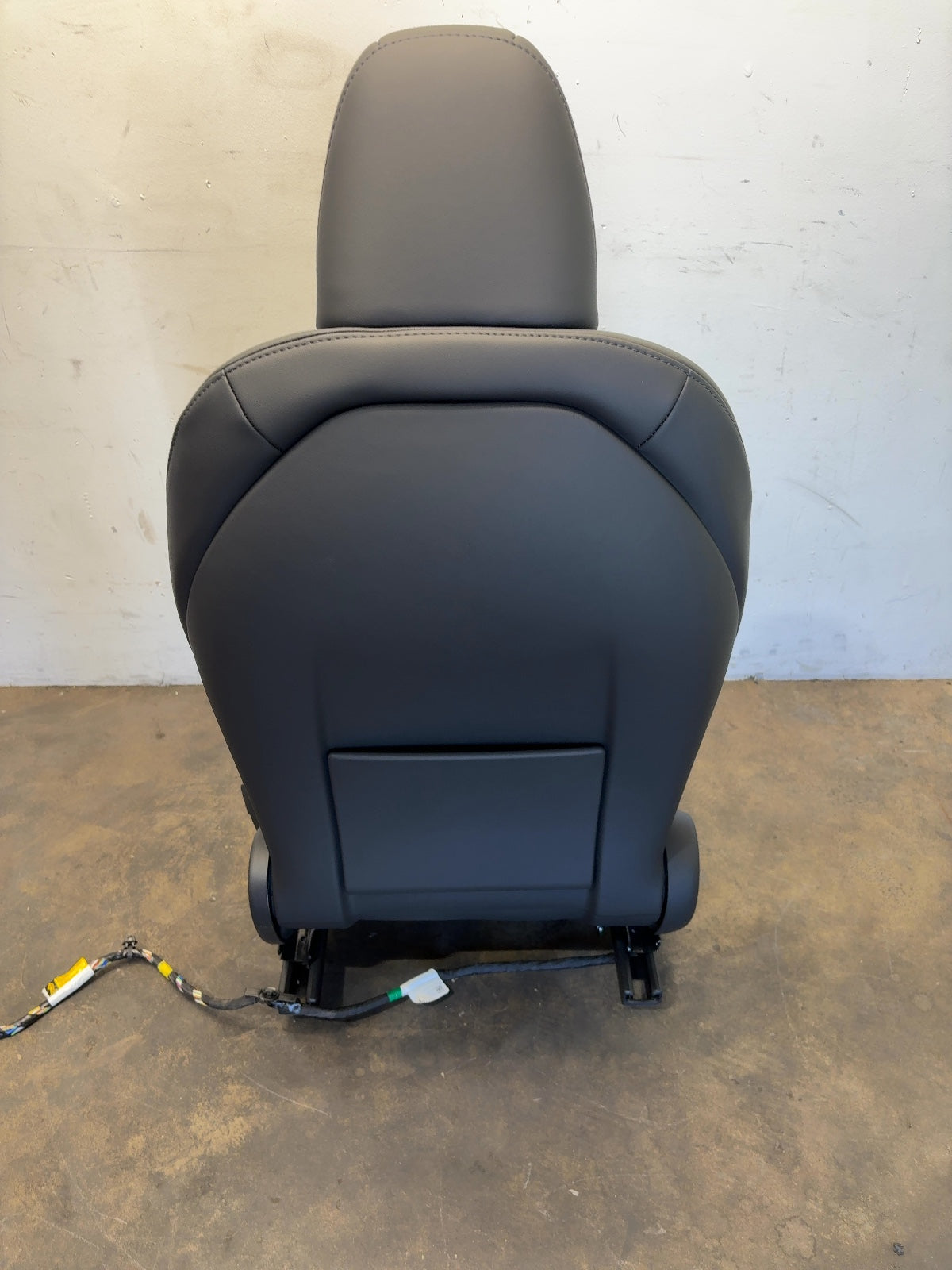 2026 Tesla Model Y Juniper Front Right Seat Assembly 2700041-F1-A