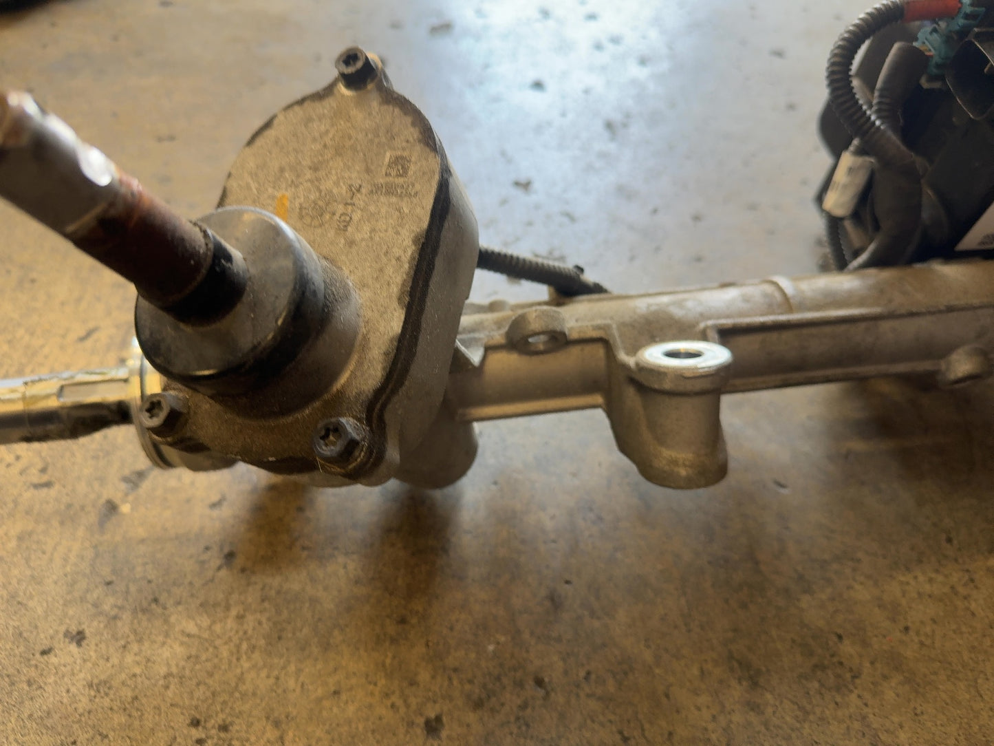 2018-2020 Tesla Model 3 Steering Rack Without Tie Rods 1044831-99-E