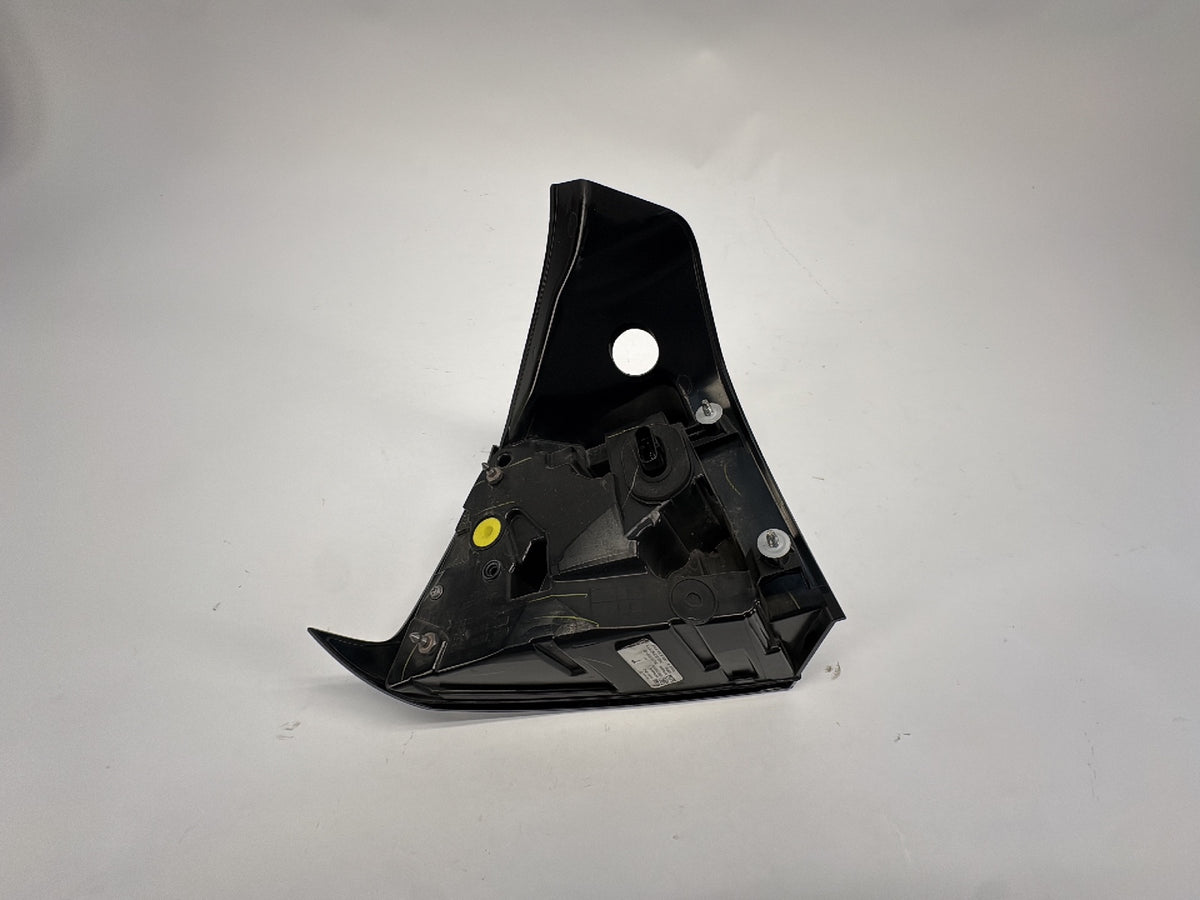 2021-2025 Tesla Model Y Tail Lamp Rear Bodyside Global Right 1502087-00-D