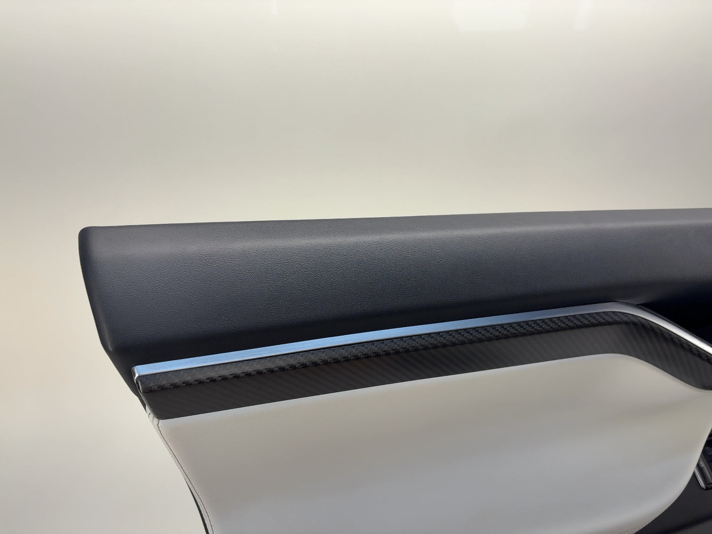 2018 Tesla Model X Front Left Door Panel White 1055327-18-L