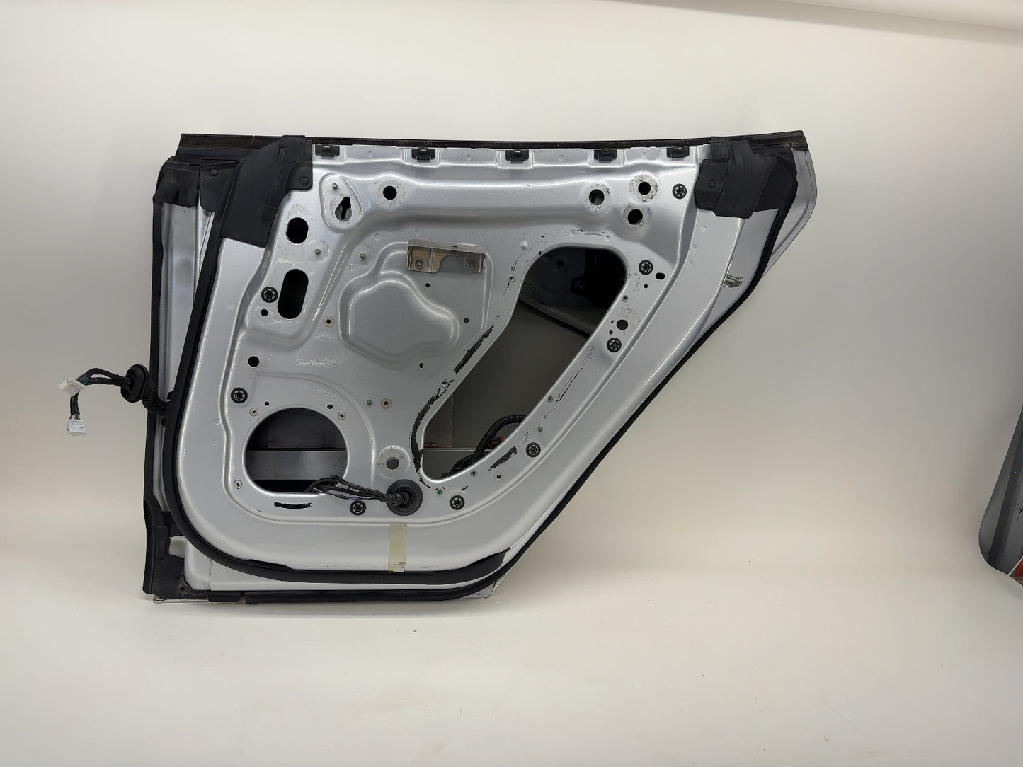 2014 Tesla Model S Rear Right Door Shell 6006566-E0-H