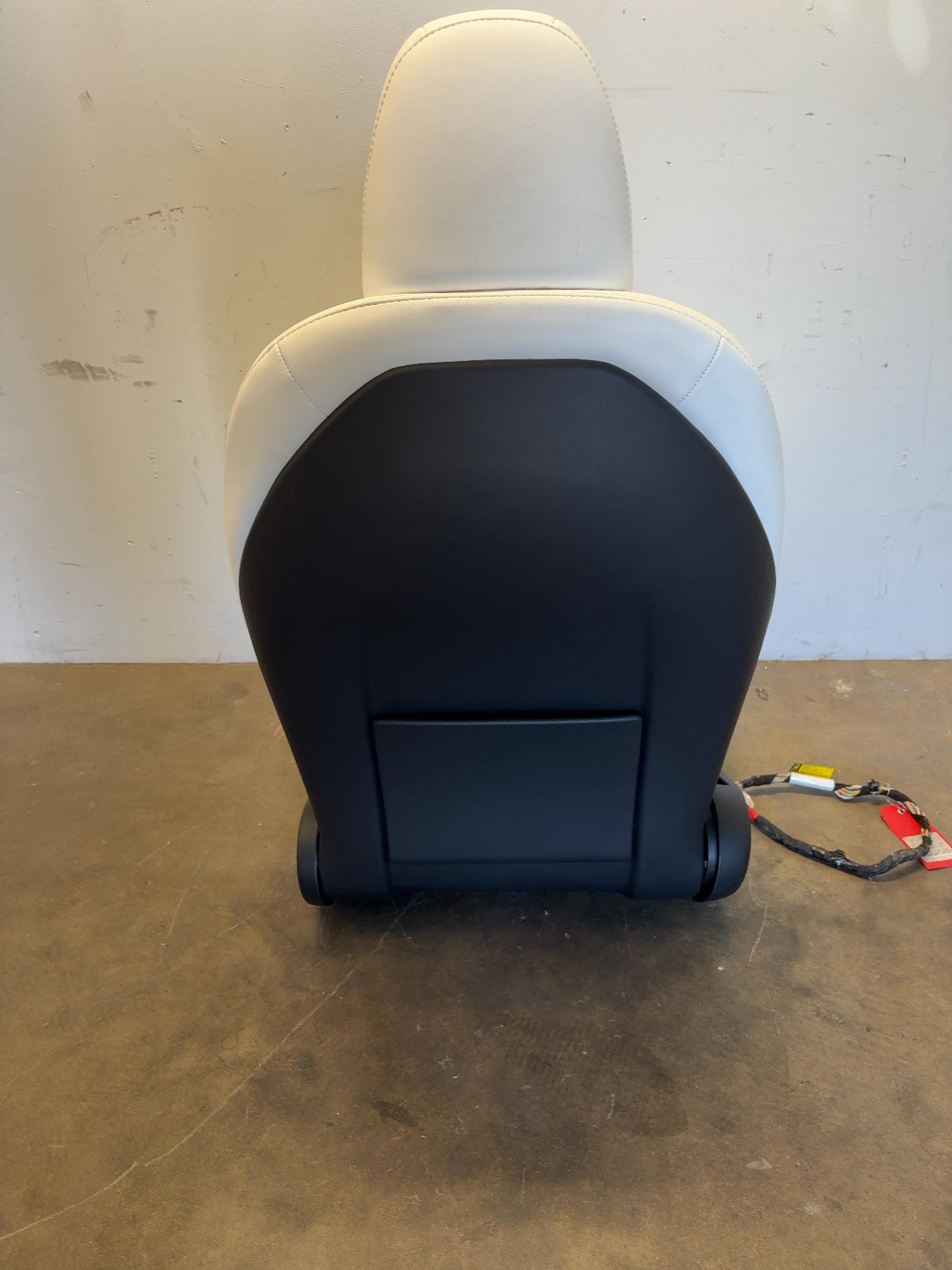 2024 Tesla Model 3 Front Right Passenger Seat Assembly White 7754324-02-B