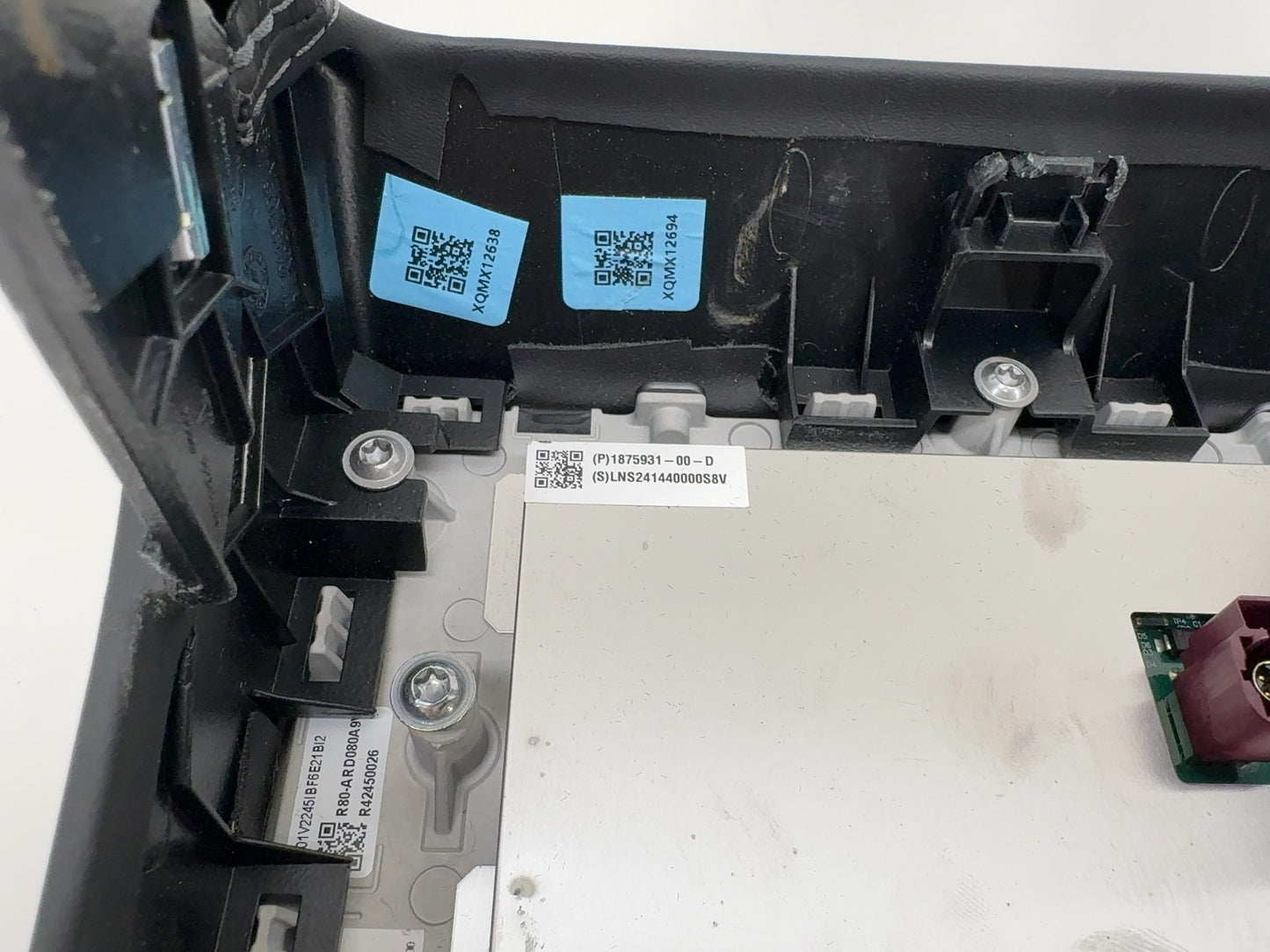 2026 Tesla Model Y Juniper Rear Display 1875931-00-D