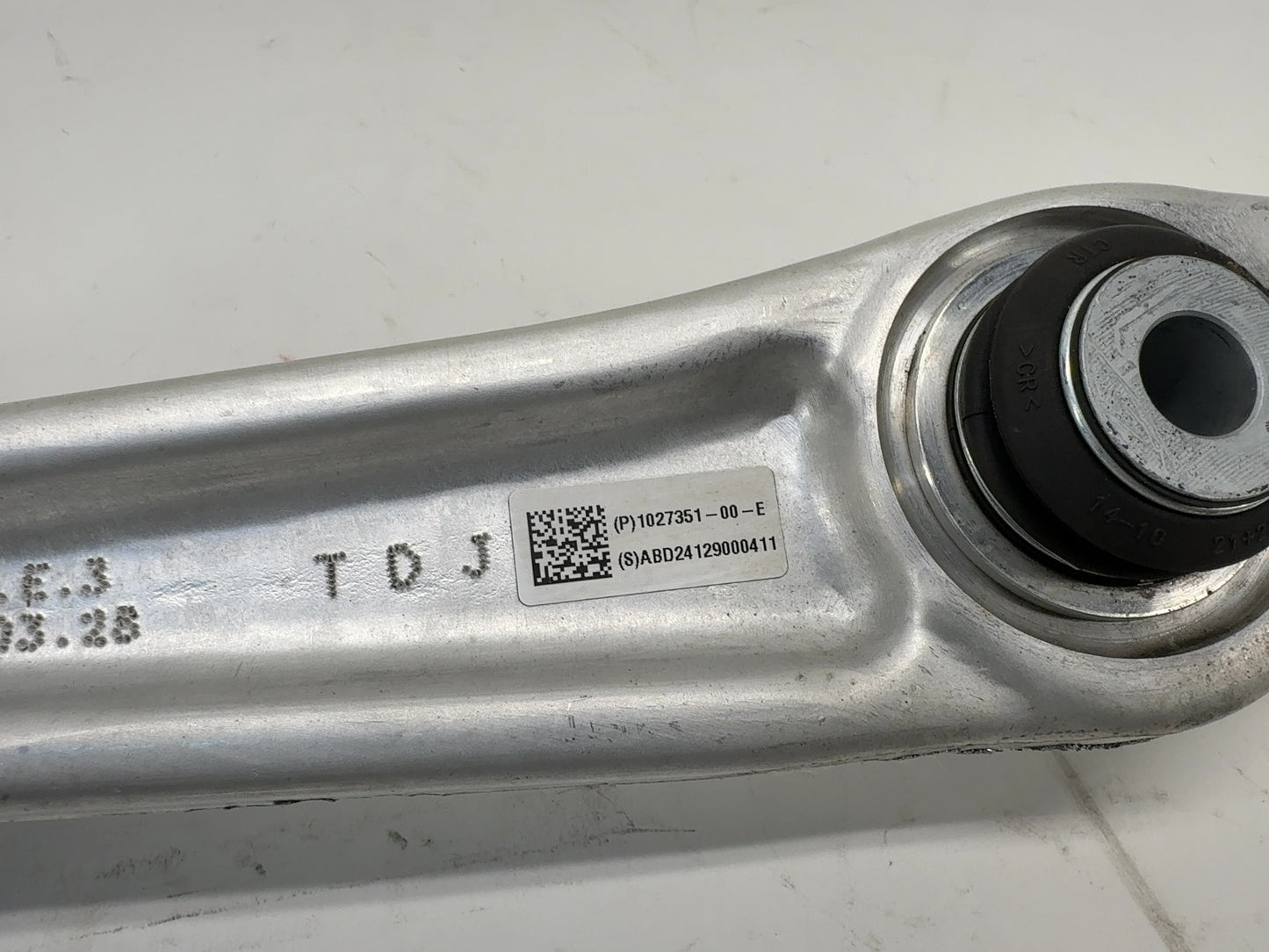 2015 Tesla Model S Front Aft Link 1027351-00-E