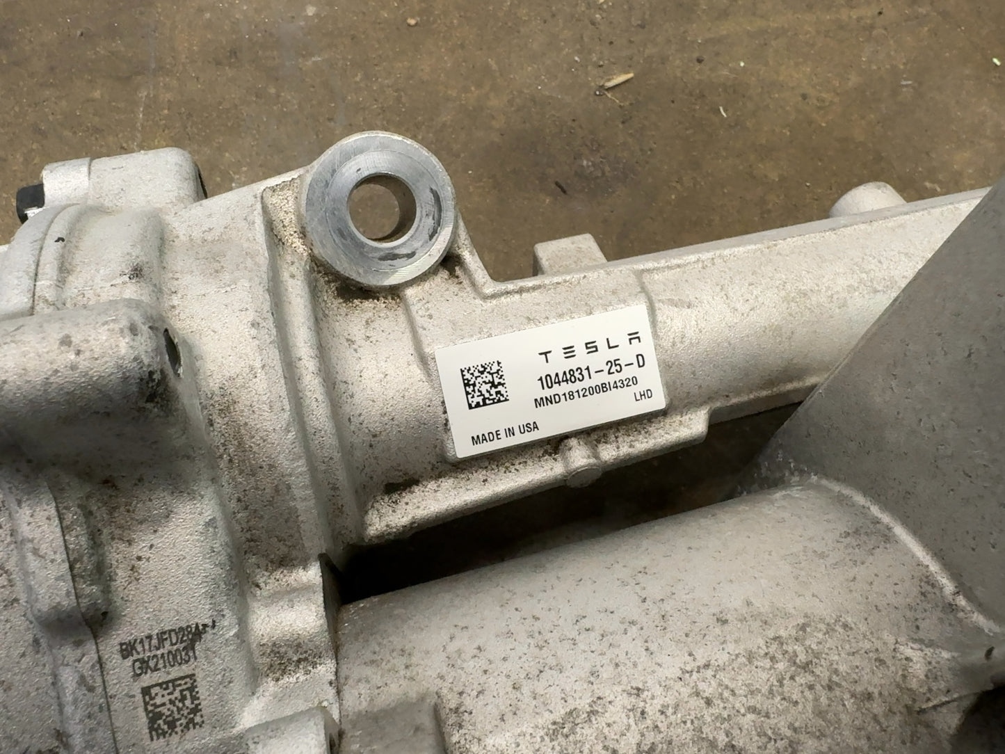 2018-2019 Tesla Model 3 Steering Rack Without Tie Rods 1044831-25-D