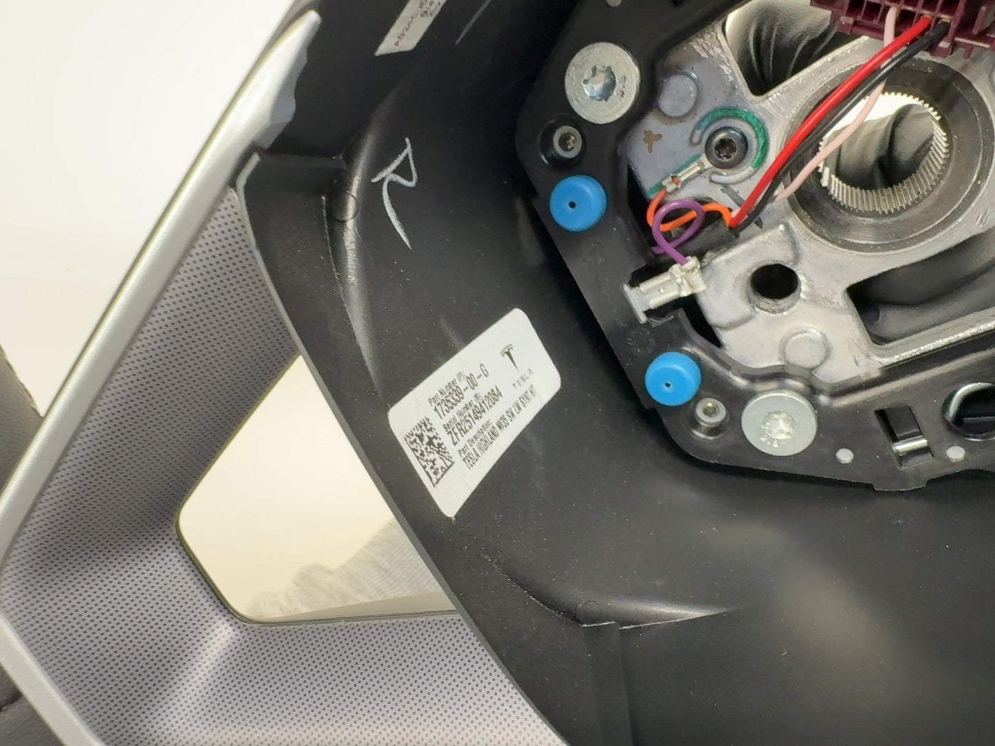 2025 Tesla Model 3 Highland Steering Wheel Pur Leather 1735339-00-G