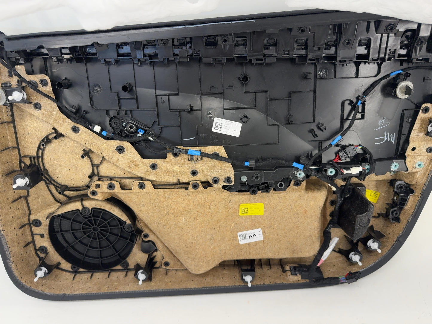 2025 Tesla Model 3 Highland Front Left Door Panel 1776732-20-E