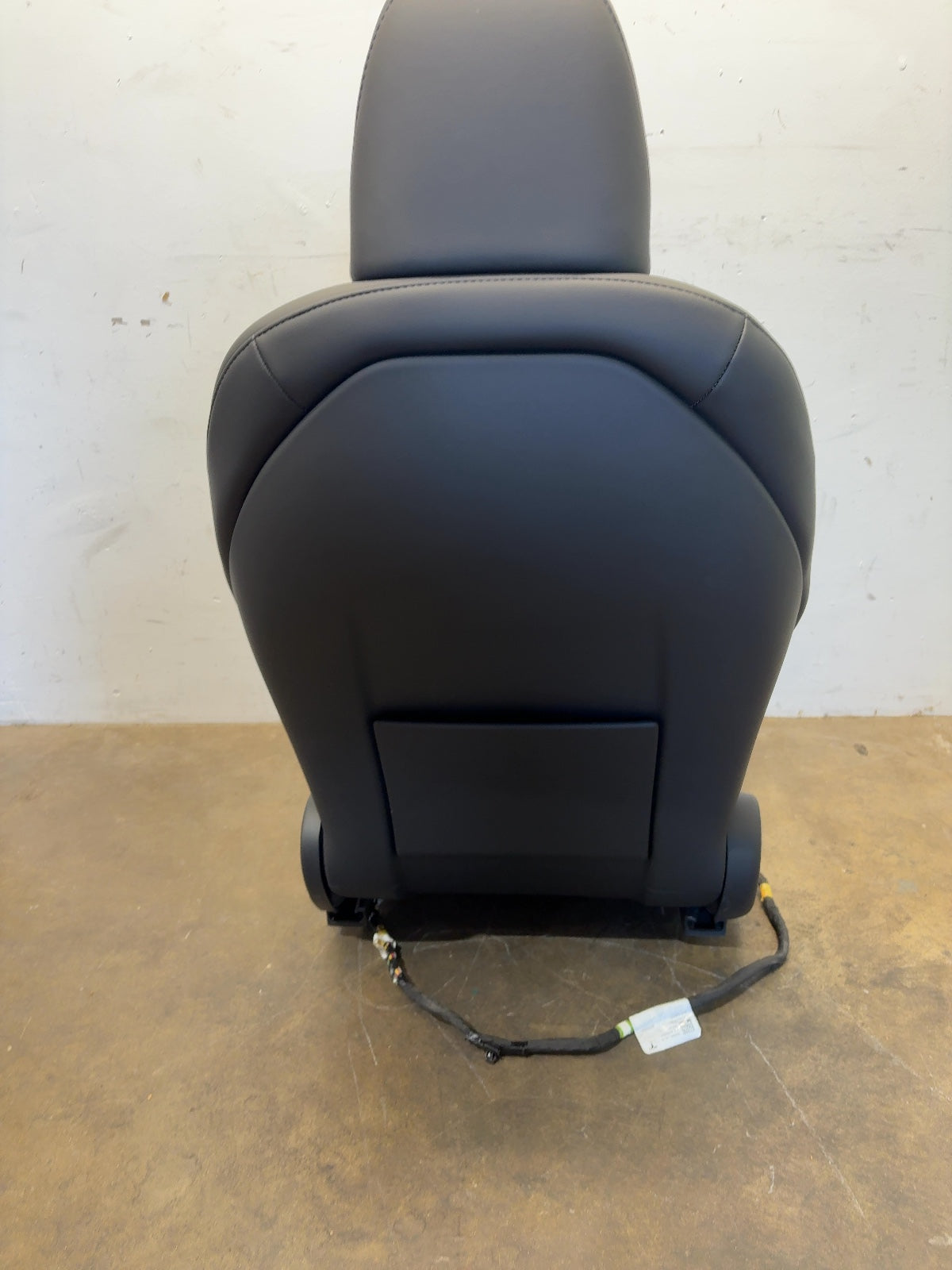 2026 Tesla Model Y Juniper Front Right Seat Assembly 2700041-F1-A