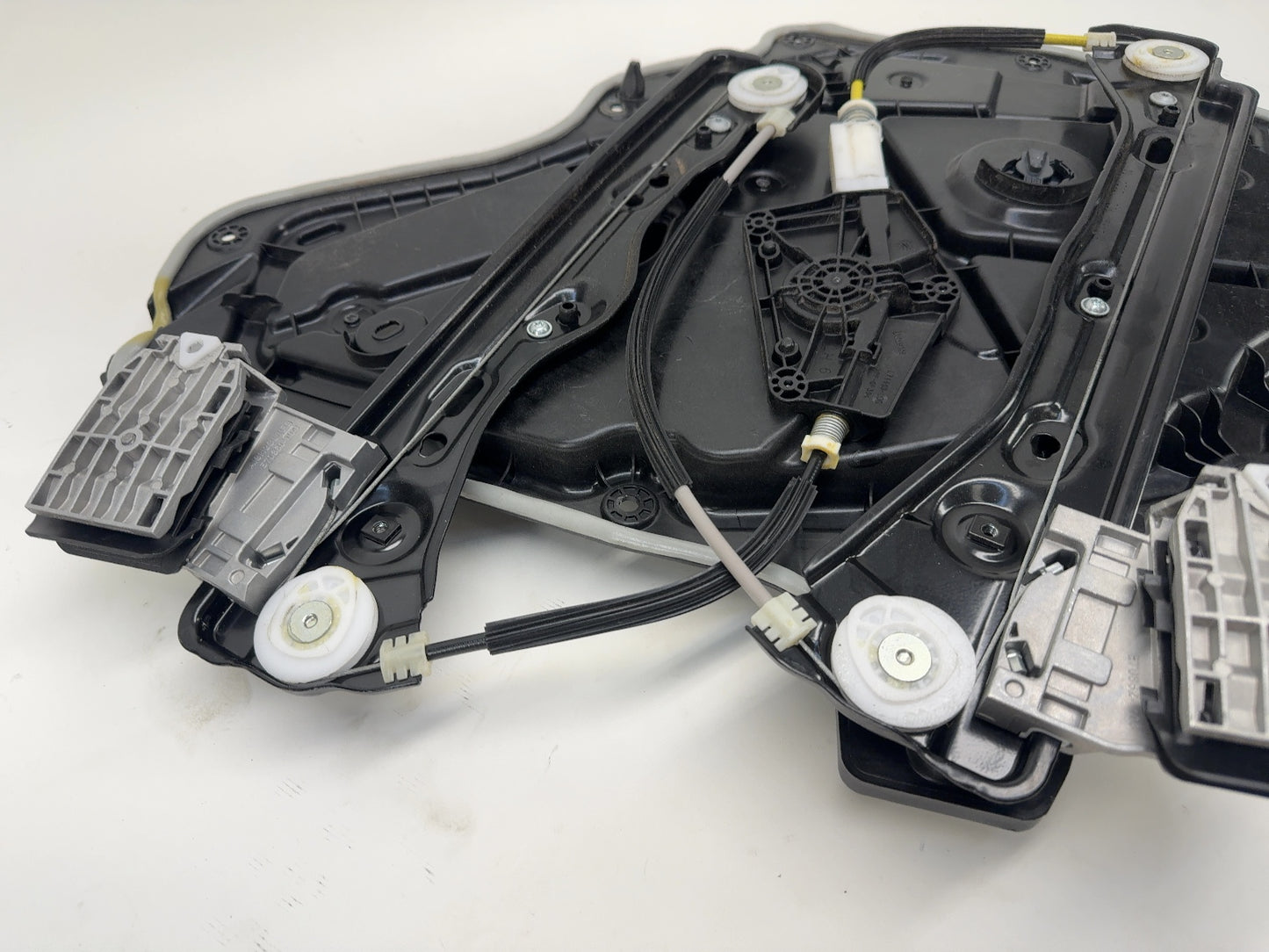 2024 Tesla Model Y Rear Left Door Window Regulator 1495512-01-J