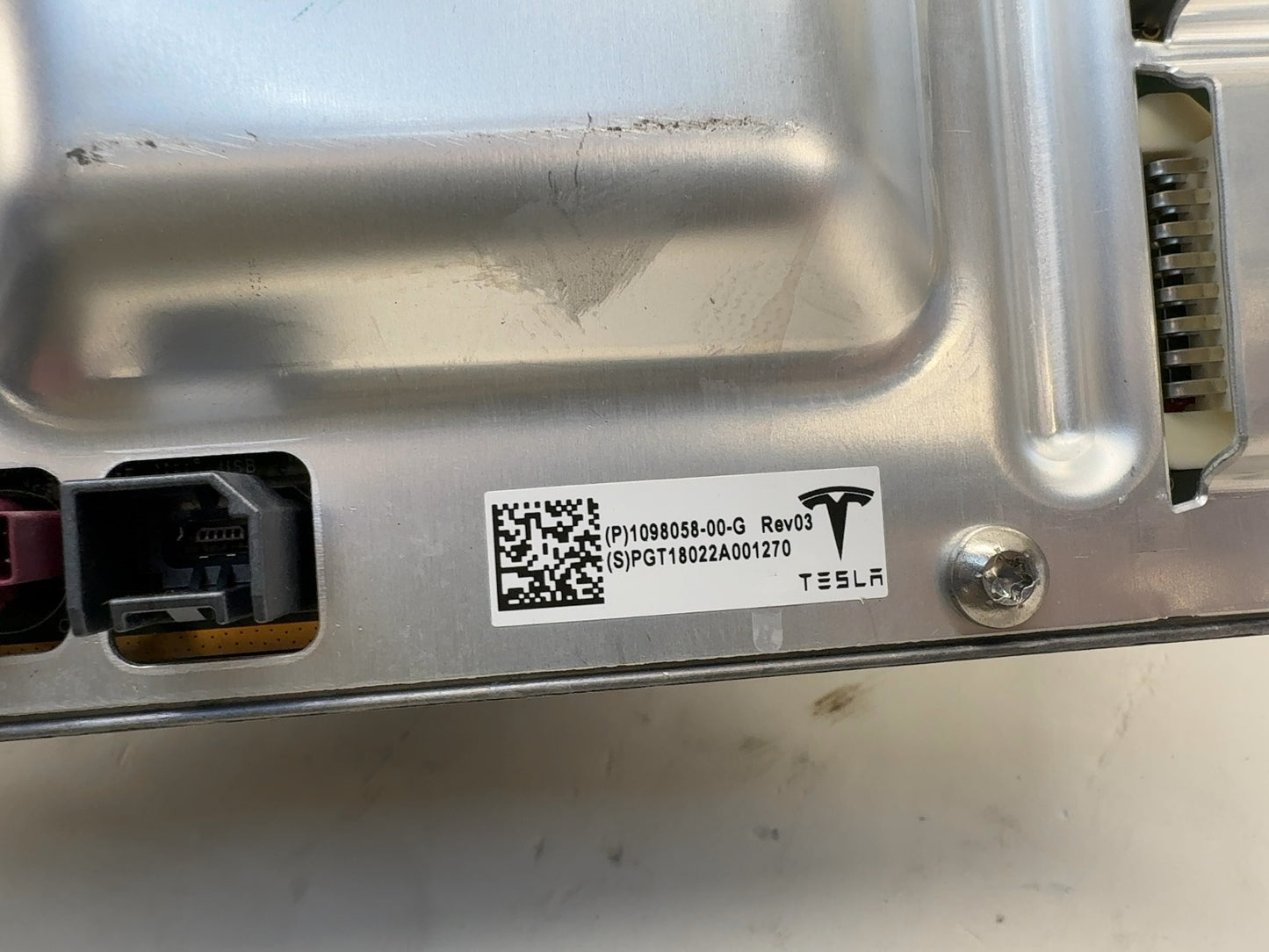 2018 Tesla Model 3 Car Computer With Security Module & Key 1098058-00-G