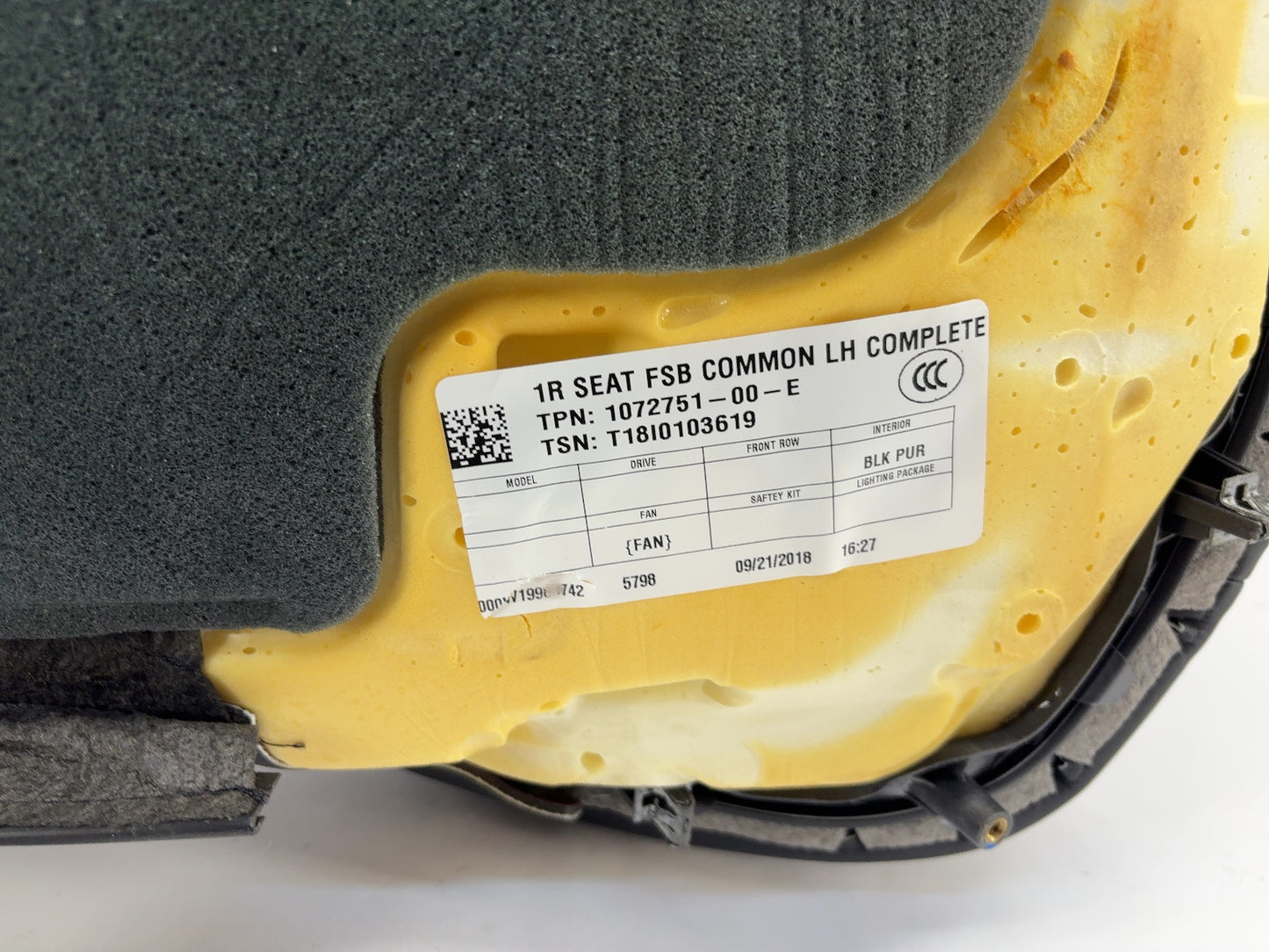 2017-2018 Tesla Model X Front Left Upper Seat Cushion Black 1072751-00-E