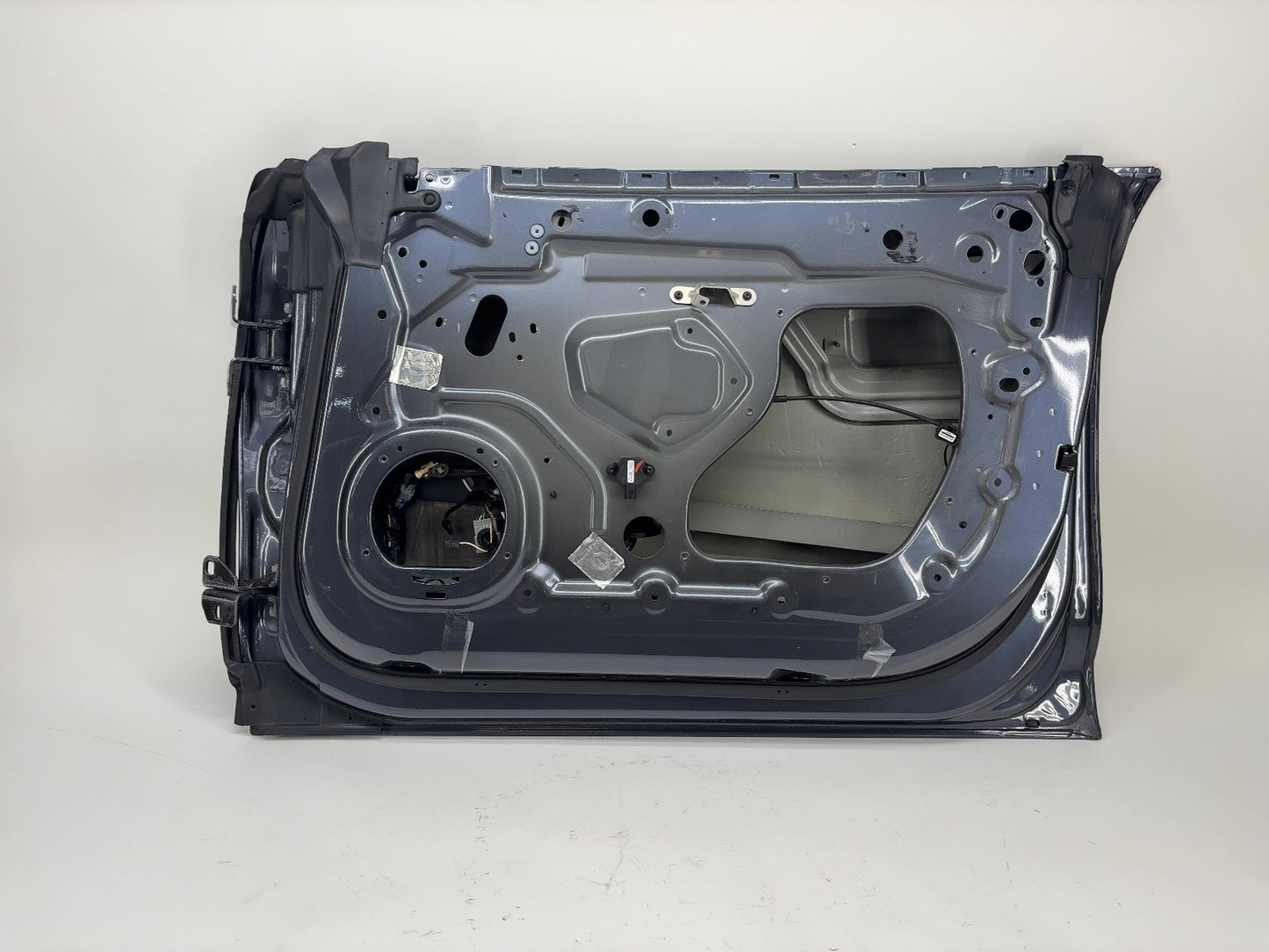 2015 Tesla Model S Front Right Door Shell 6006622-E0-E