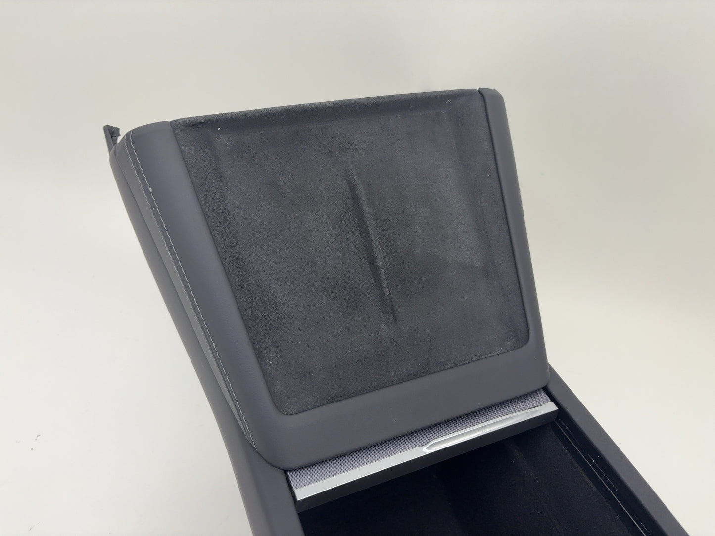 2025 Tesla Model 3 Highland Center Console 1714377-28-F