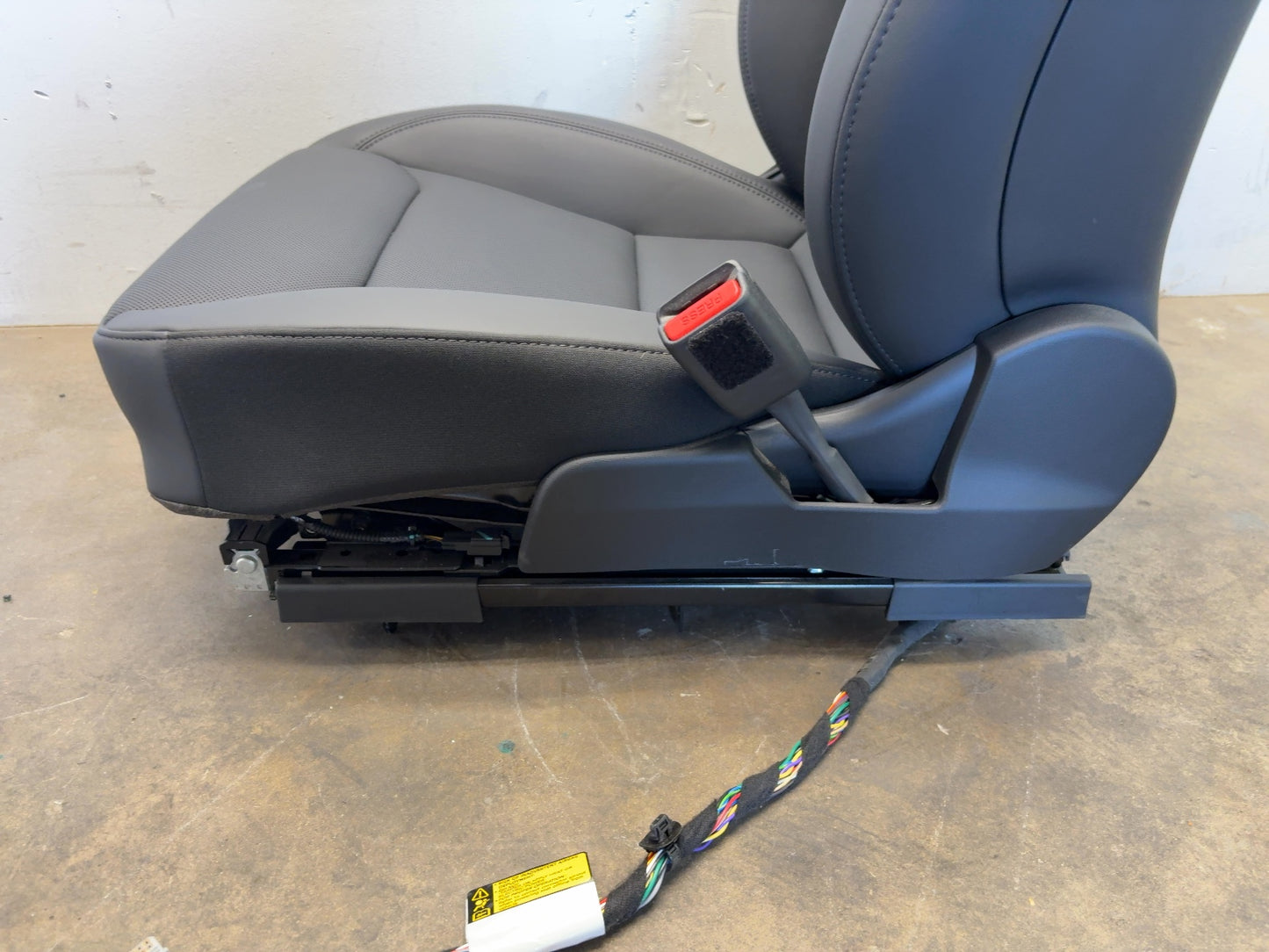 2025 Tesla Model 3 Highland Front First Row Seat Right Black 7754324-01-B