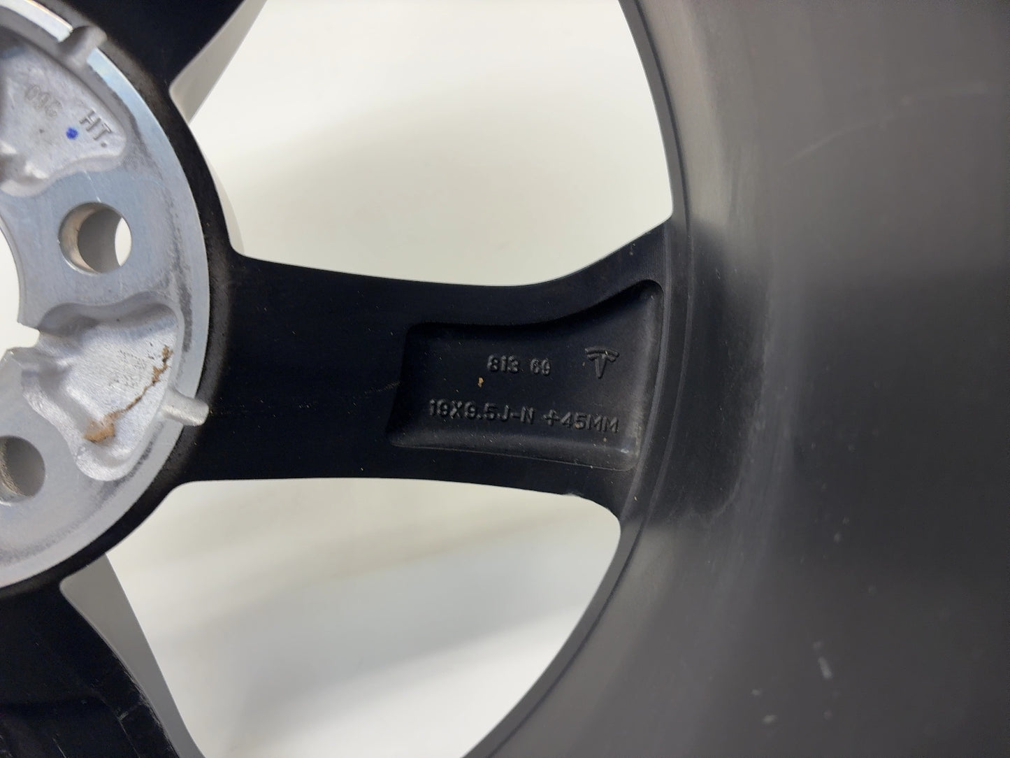 2026 Tesla Model Y Juniper Rim 19x9 2188226-00-B