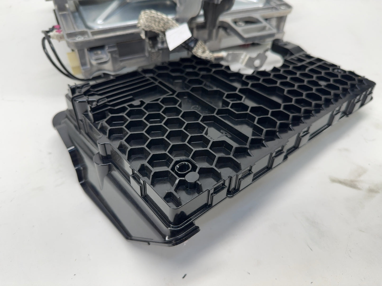 2025-2026 Tesla Model 3 Highland Car Computer With Vc Controller Left 2050302-00-A