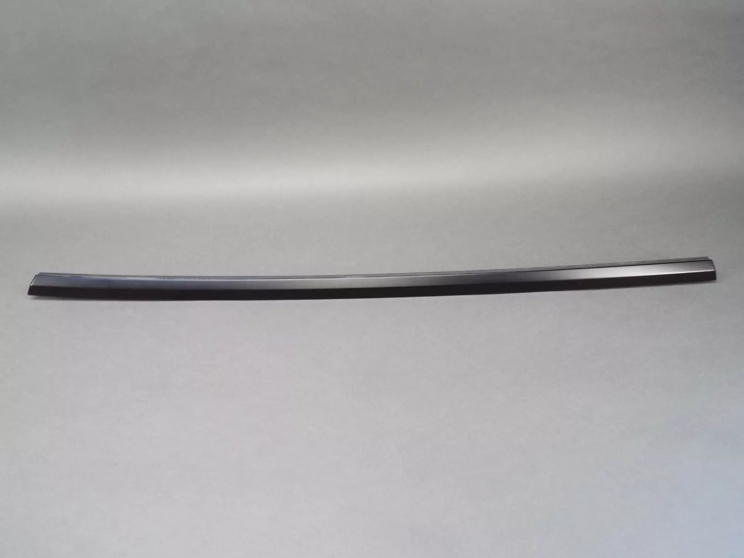 2023-2025 Tesla Model Y Rear Right Door Belt Molding 1495721-00-D