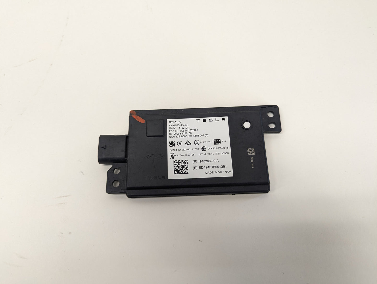 2024-2025 Tesla Model 3 Highland Bluetooth Low Energy End Point 1918368-00-A