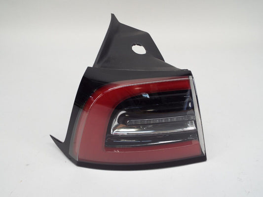 2021-2025 Tesla Model Y Left Tail Lamp Quarter Mounted Global 1502086-00-D
