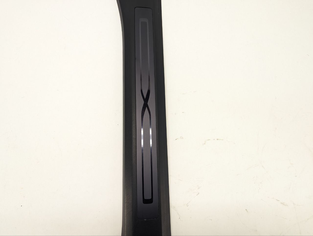 2018 Tesla Model X Front Left Door Sill Trim 1035985-00-G